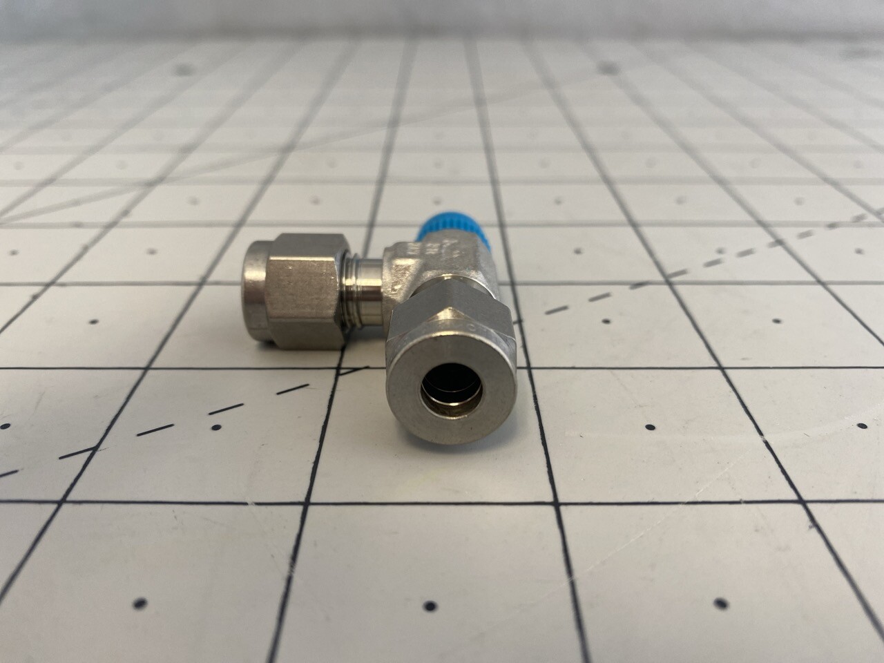 Swagelok Tube Fitting, Male Run Tee PN: SS-200-3-4TMT
