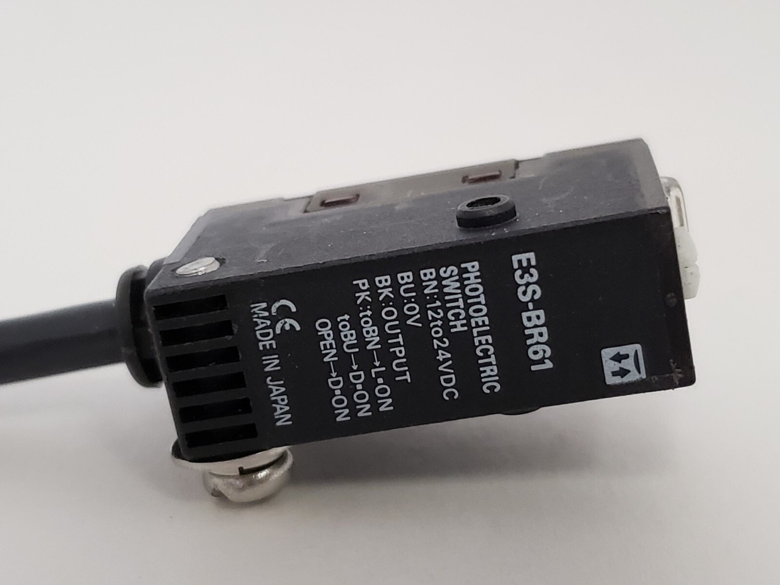 OMRON E3S-BR61 PHOTOELECTRIC SENSOR RETRO-REFLECTIVE 12-24VDC NIB