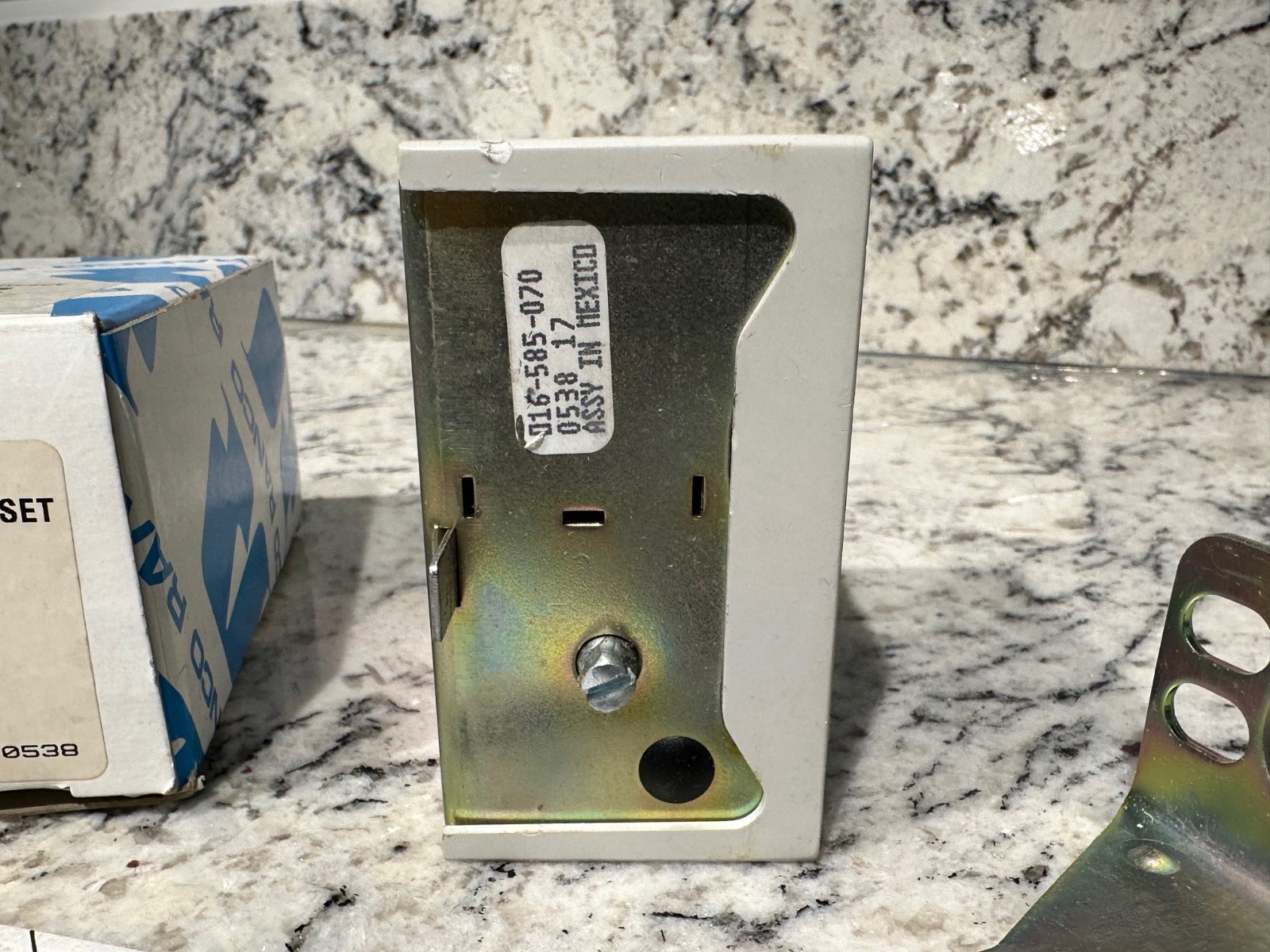 RANCO 016-585 Low Pressure CTRL – Manual Reset New Old Stock IOB Complete