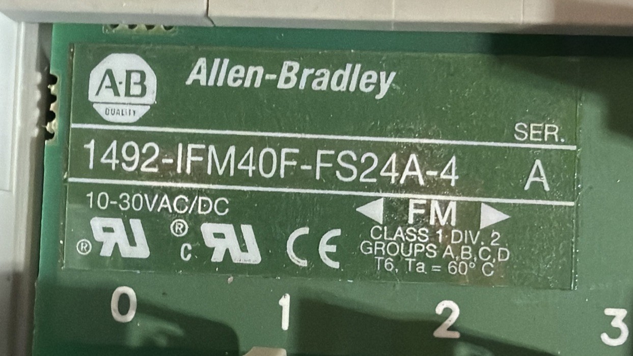 ALLEN BRADLEY 1492-IFM40F-FS24A-4 MODULE