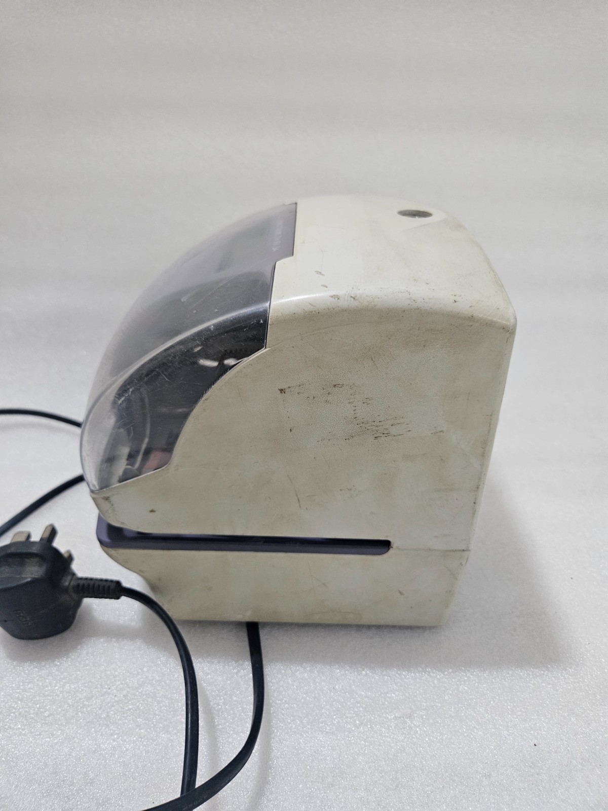 BEATRON TP-2000 220-240V 50/60Hz 0.2A SERIAL NO 1606953