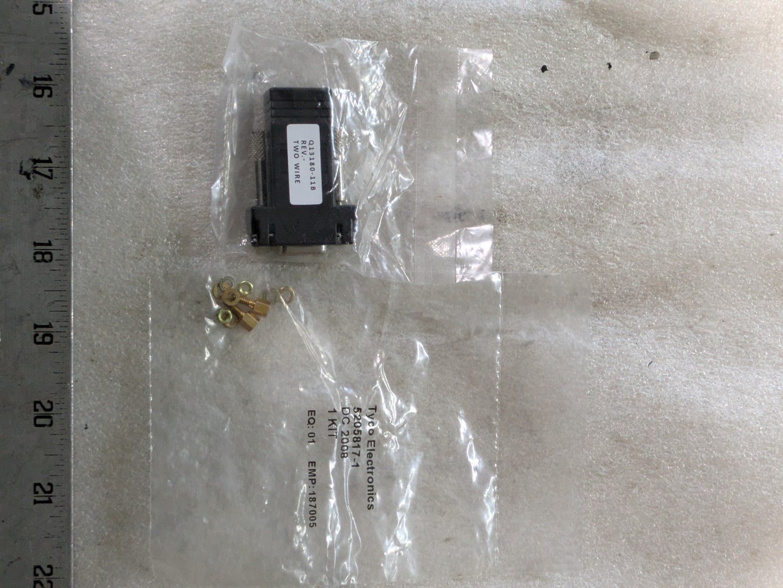TE Connectivity 5205817-1 AMPLIMITE D-Sub Female Screwlock Kit 4-40 OEM
