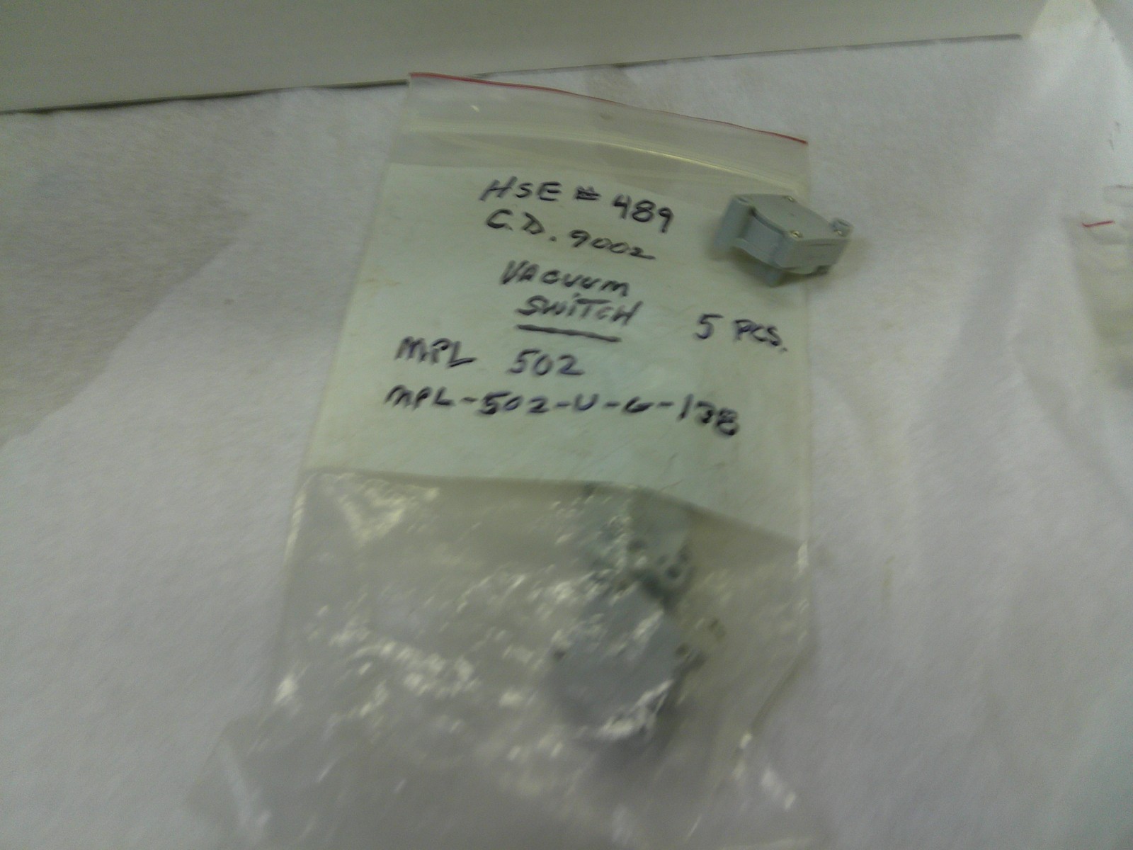 MPL-502 MPL-502-U-G-138 PRESSURE SWITCH (5 PCS.)