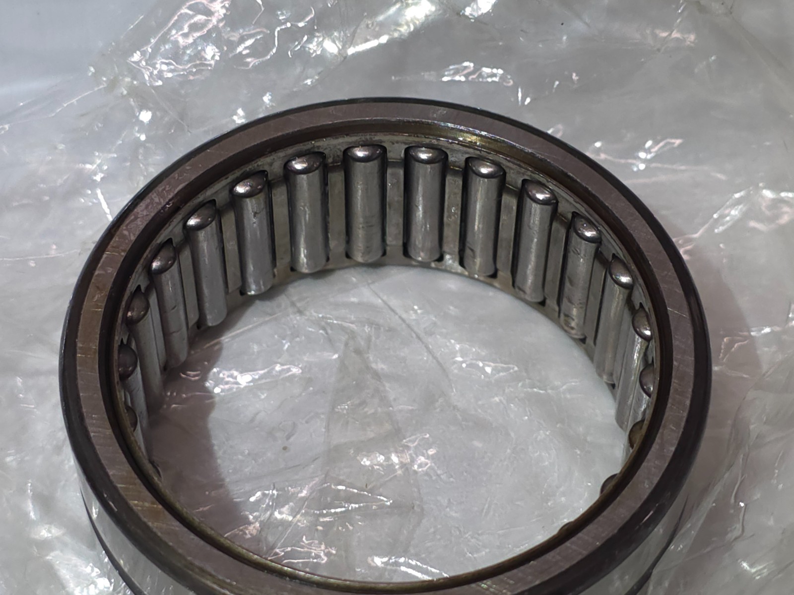 HJ-324116 Needle Roller Bearing, Oil Hole, 2″ ID, 2-9/16″ OD, 1″ Width, 8600rp