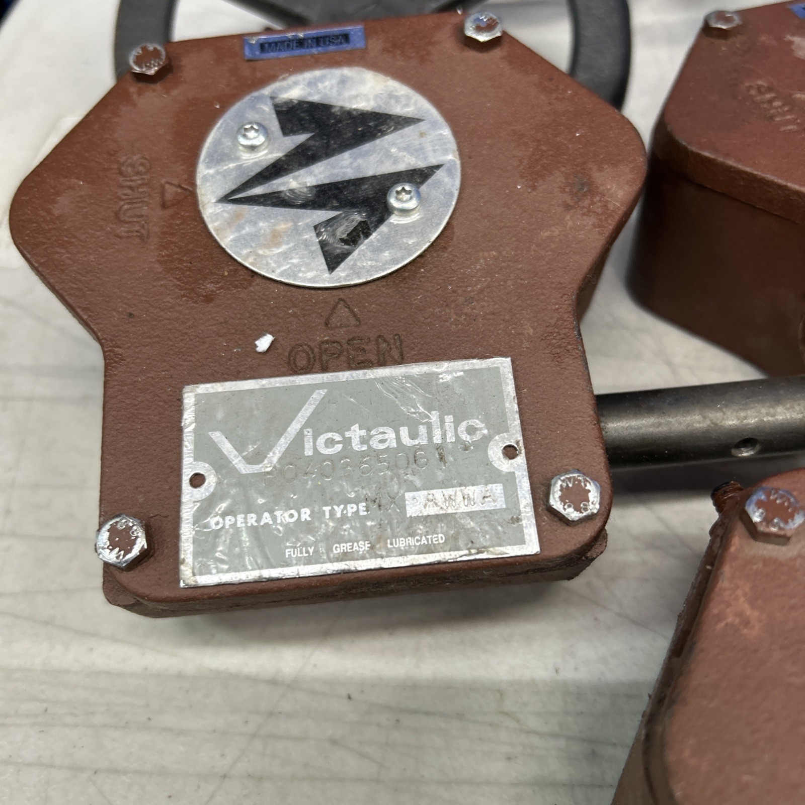 Victaulic AWWA Gear Operator 3 available with handles Free Priority Shipping
