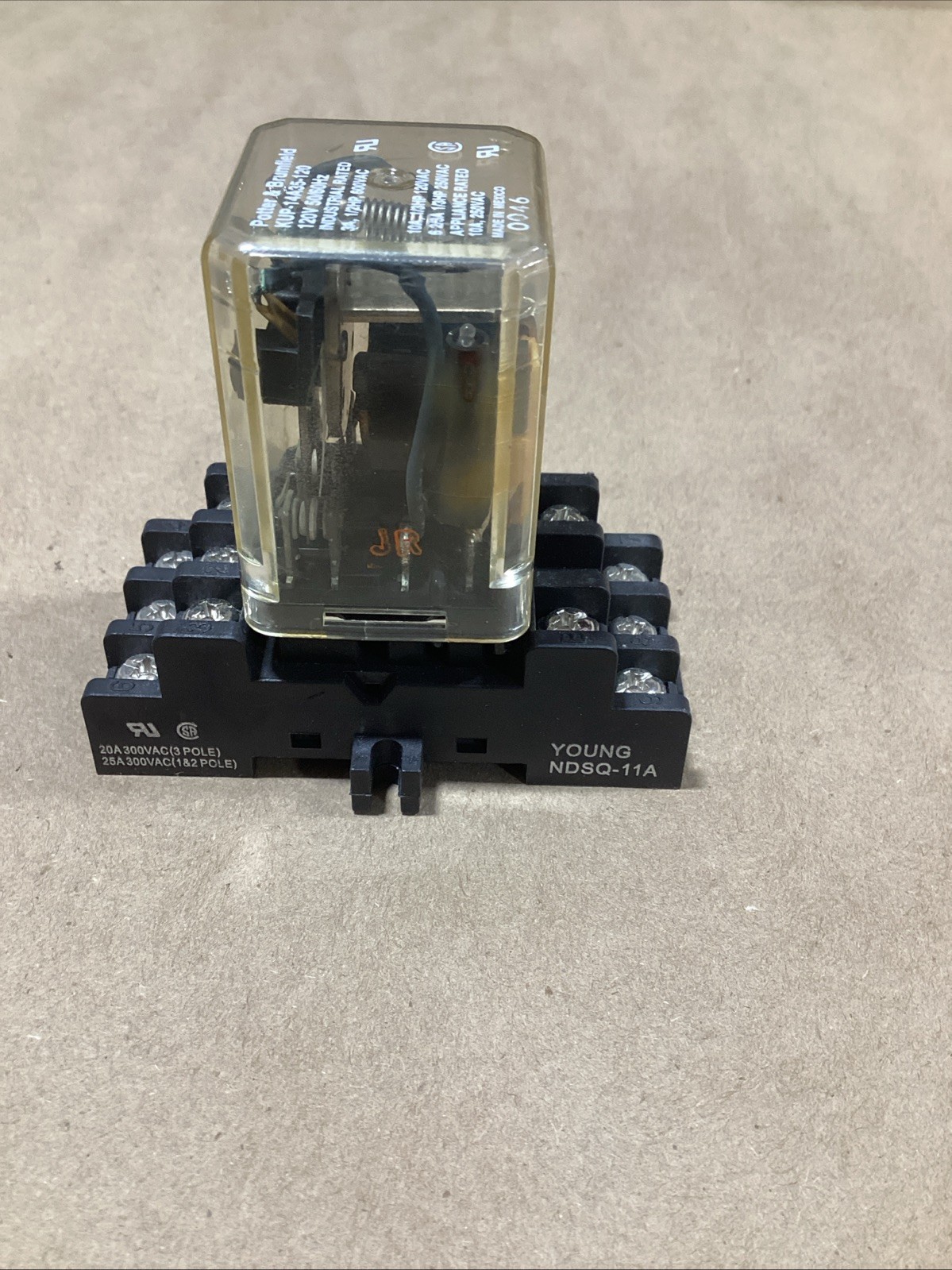 POTTER & BRUMFIELD Relay KUP-14A35-120 YOUNG NDSQ-11A BASE SOCKET