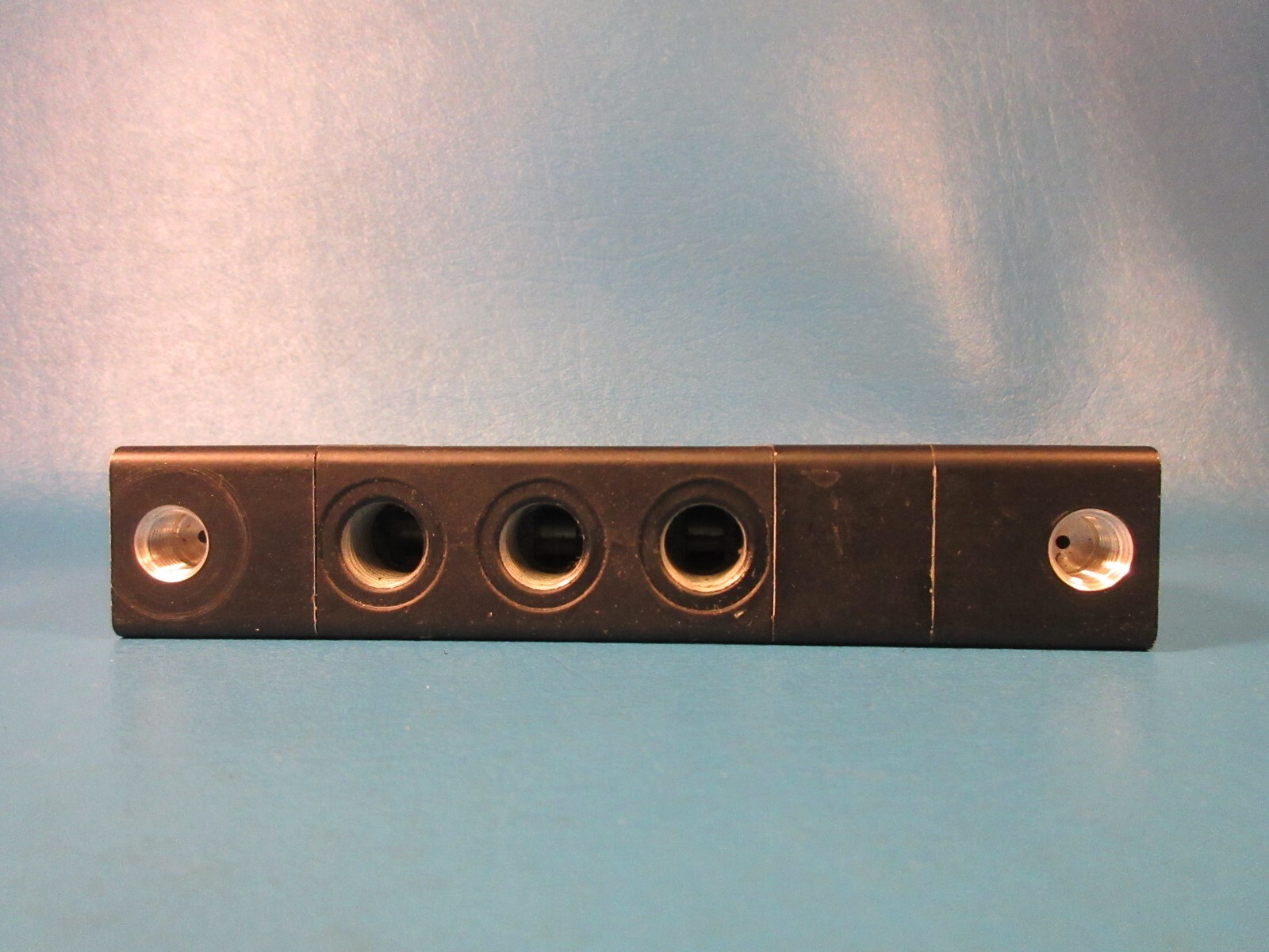 NORGREN X3360702, PNEUMATIC PILOT VALVE, 1/4″ PORTS, 5/3