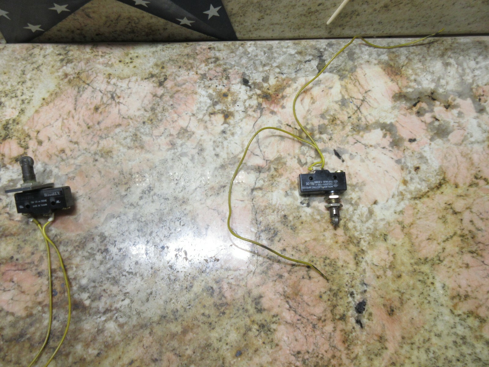 MOUJEN SAFETY SWITCH MJ2-1308R 15A 250V T85 7 15G1308 LOT OF 2PIECES