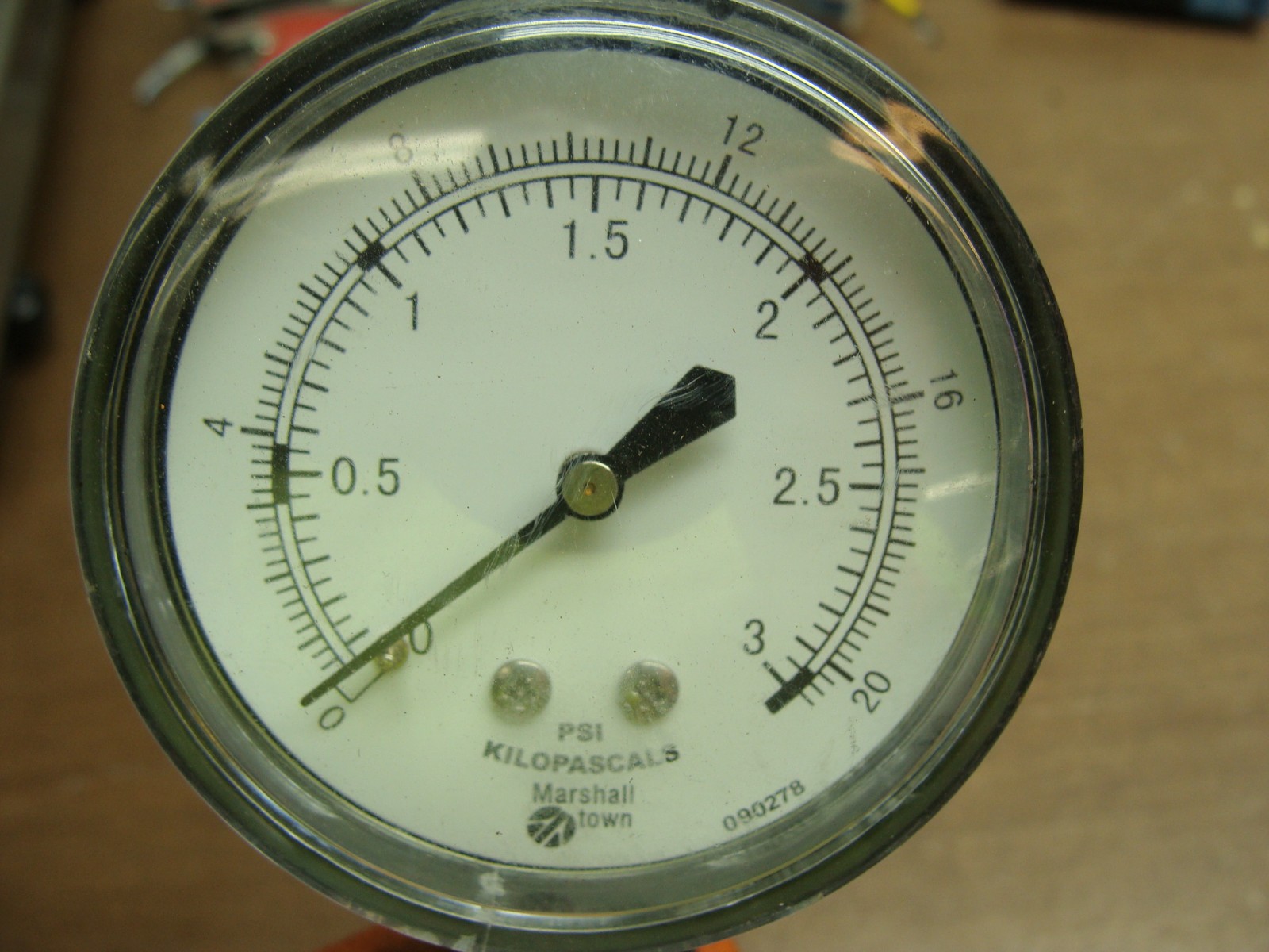 LOT OF 2 MARSHALLTOWN LOW-PRESSURE DIAPHRAGM GAUGES 090278 0-3PSI 0-20kPA