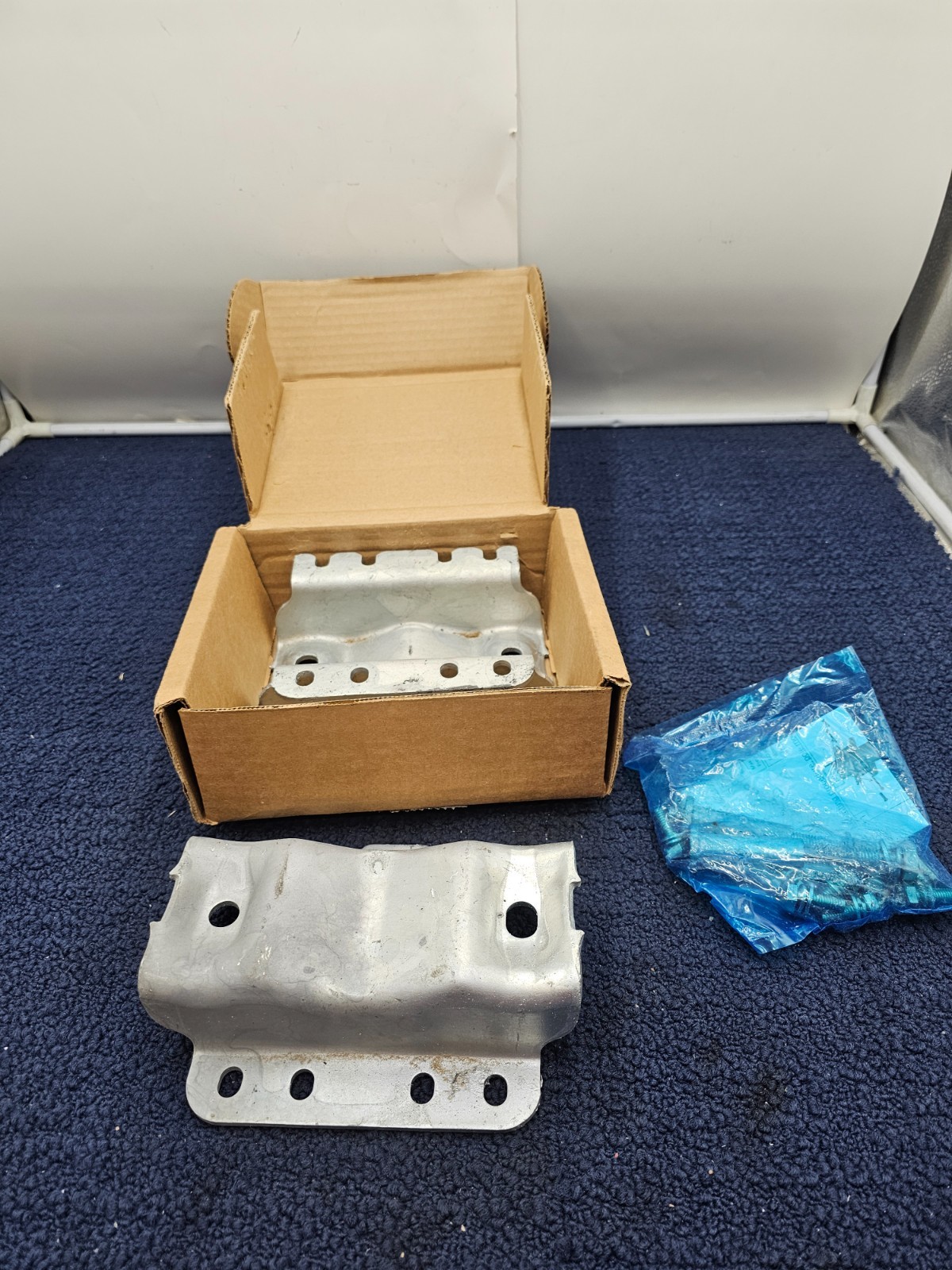Ericsson SXK1255993/2 Dual ERS Heavy Bracket for Radio 4460