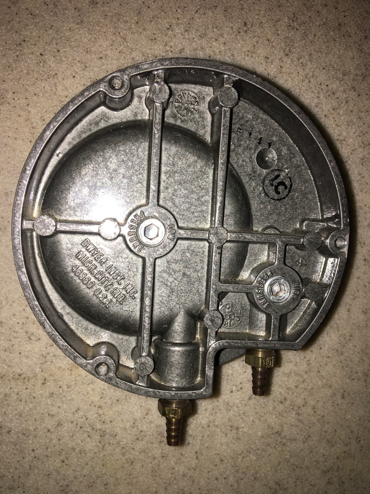 DWYER INSTRUMENTS MAGNEHELIC 2002C DIFFERENTIAL PRESSURE GAUGE