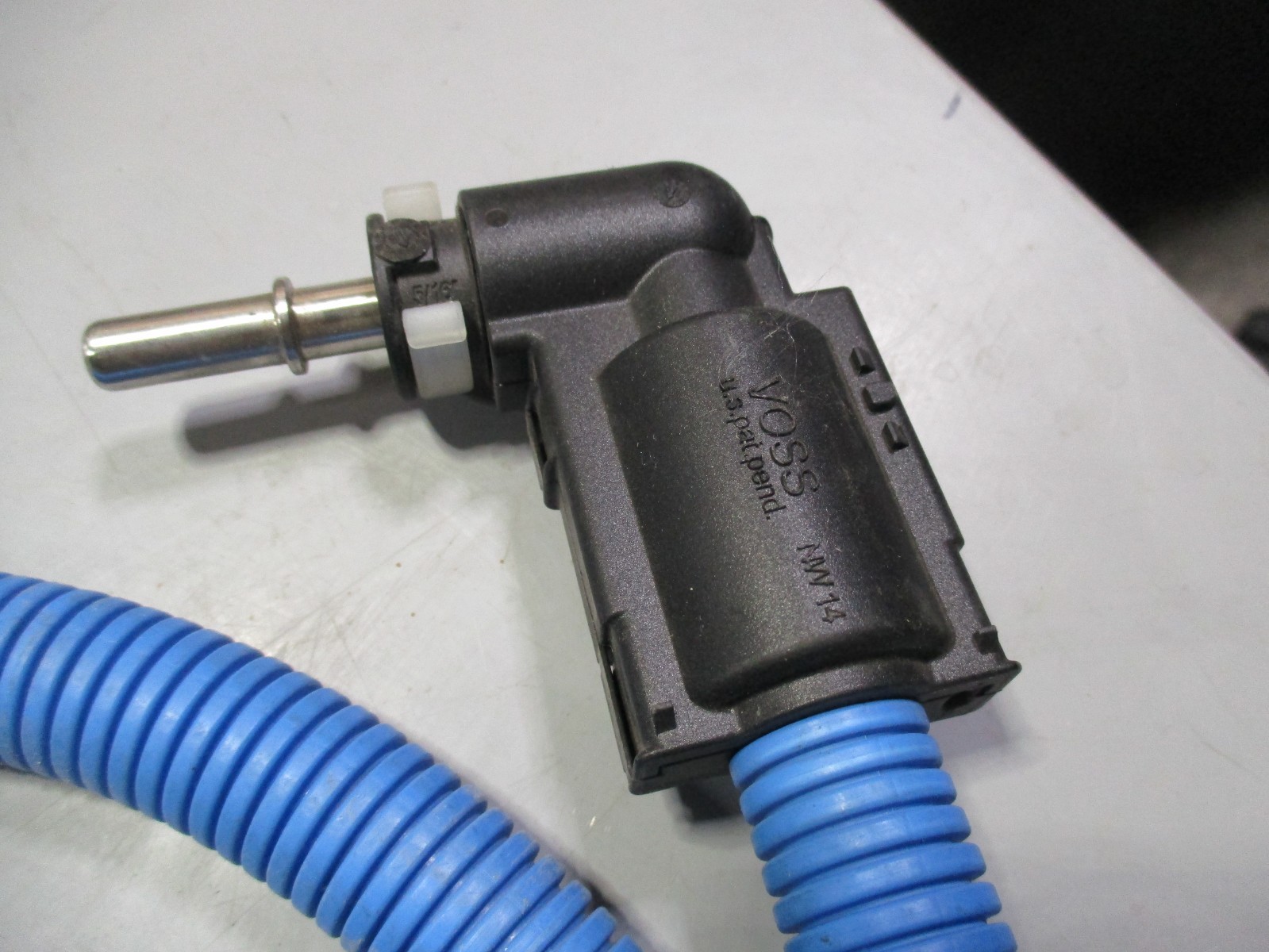 OEM FREIGHTLINER DIESEL EXHAUST FLUID LINE-DOUBLE CONNECTION EXTENSION LINE 1