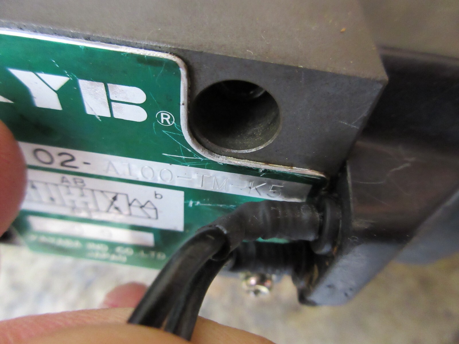 KYB VALVE DSGS-ACB-02-A100-TM-K5 MAZAK MULTIPLEX 610 EACH 1