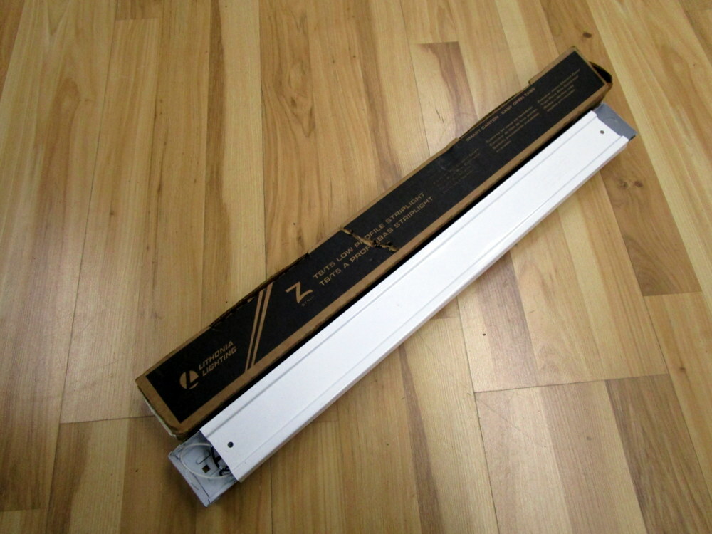 Lithonia Lighting GEB101S Low Profile Strip Lamp