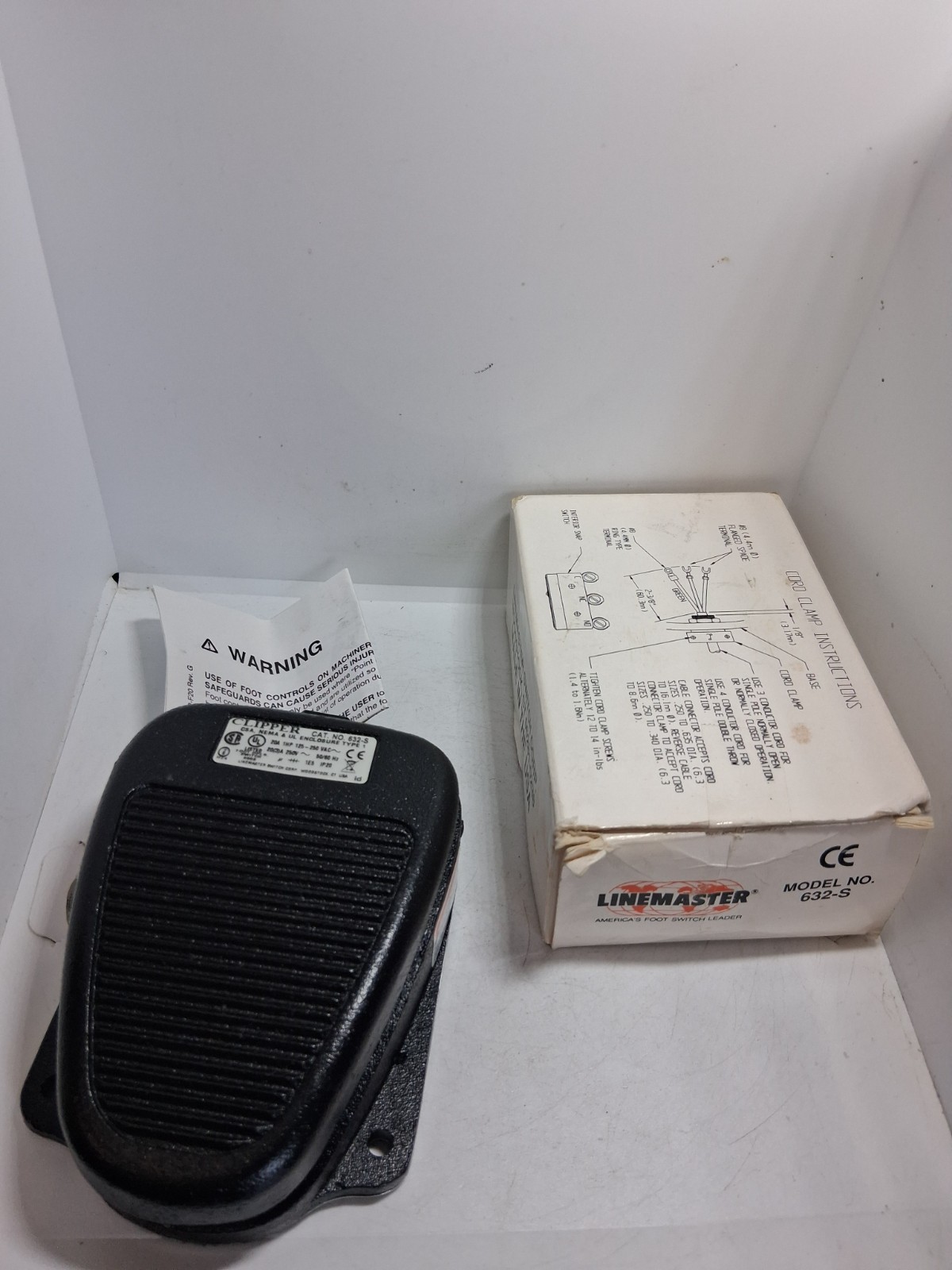 LINEMASTER 632-S ELECTRIC FOOT SWITCH 125-250VAC 1HP 20A 50/60HZ NIB