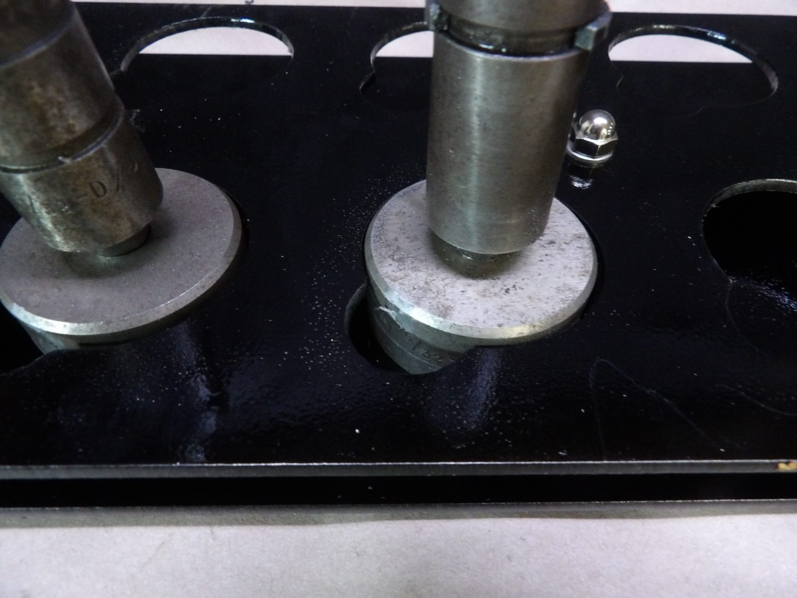 Die Holder for 2″ OD Ironworker die sets * Holds 22 Die sets !!!