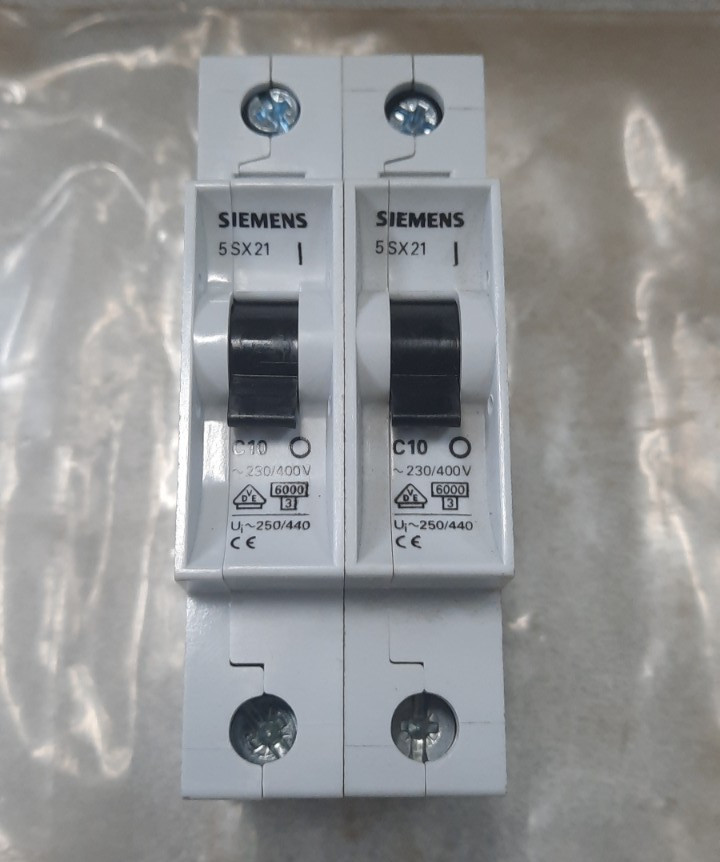 Siemens 5SX21-C10 10A Circuit Breaker 5SX21C10 – Lot of 2 – NOS