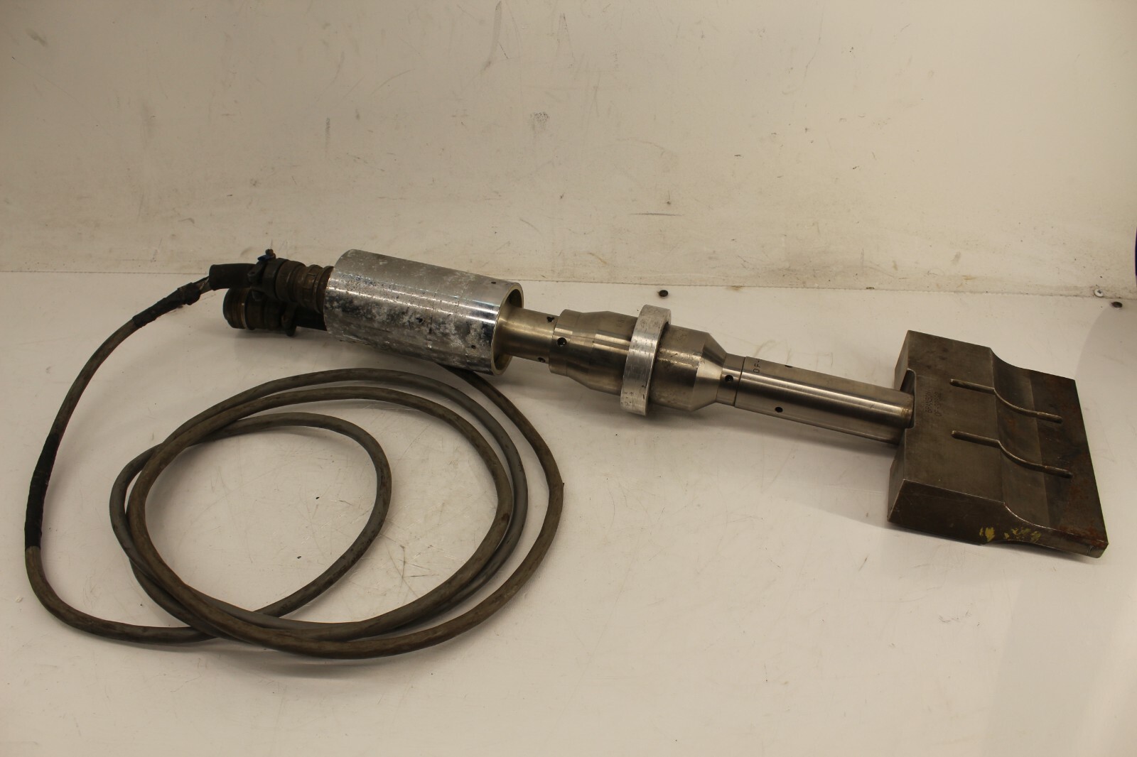 BRANSON ULTRASONIC WELDER CONVERTER 101-135-033 WITH BOOSTER, EXTENDER & HORN Ti