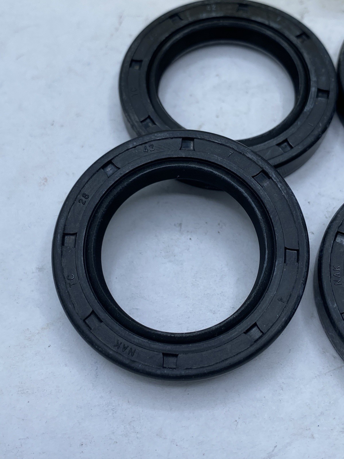 Lot Of 4 FLUIDSEAL Industrial Seal S028042070TC 28.00. 42.00. 7.00.