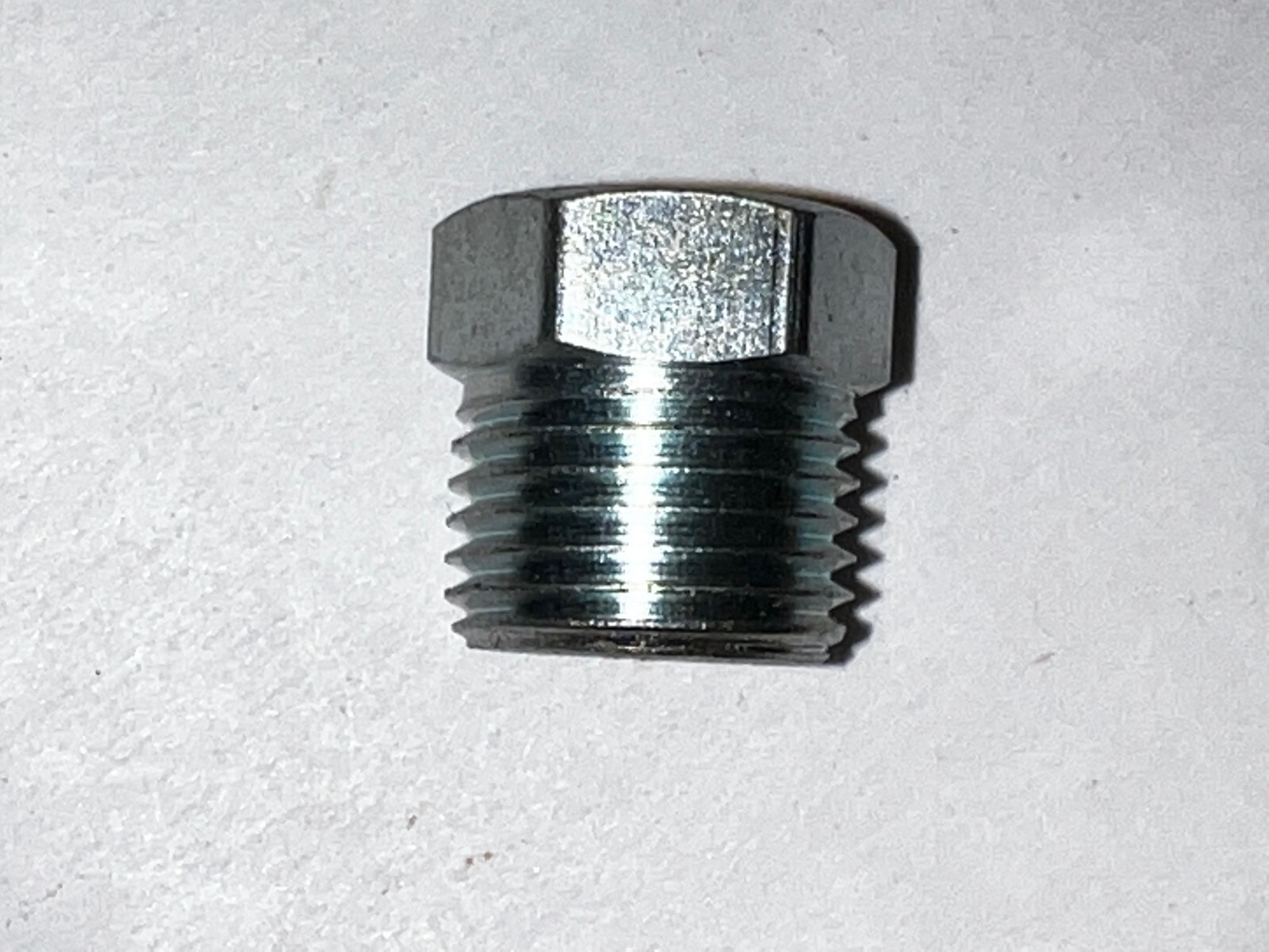 STEEL TUBE NUT 5/8″-18 THREAD 3/8″ THREAD LENGTH 3/8″ BORE LOT OF 21*