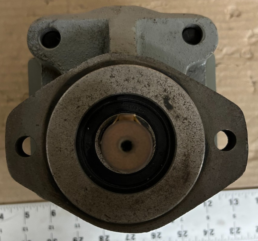 Parker Hydraulic Motor 41 GPM 3,000 PSI 2,400 RPM M30A894BEEF12-30 Swanson