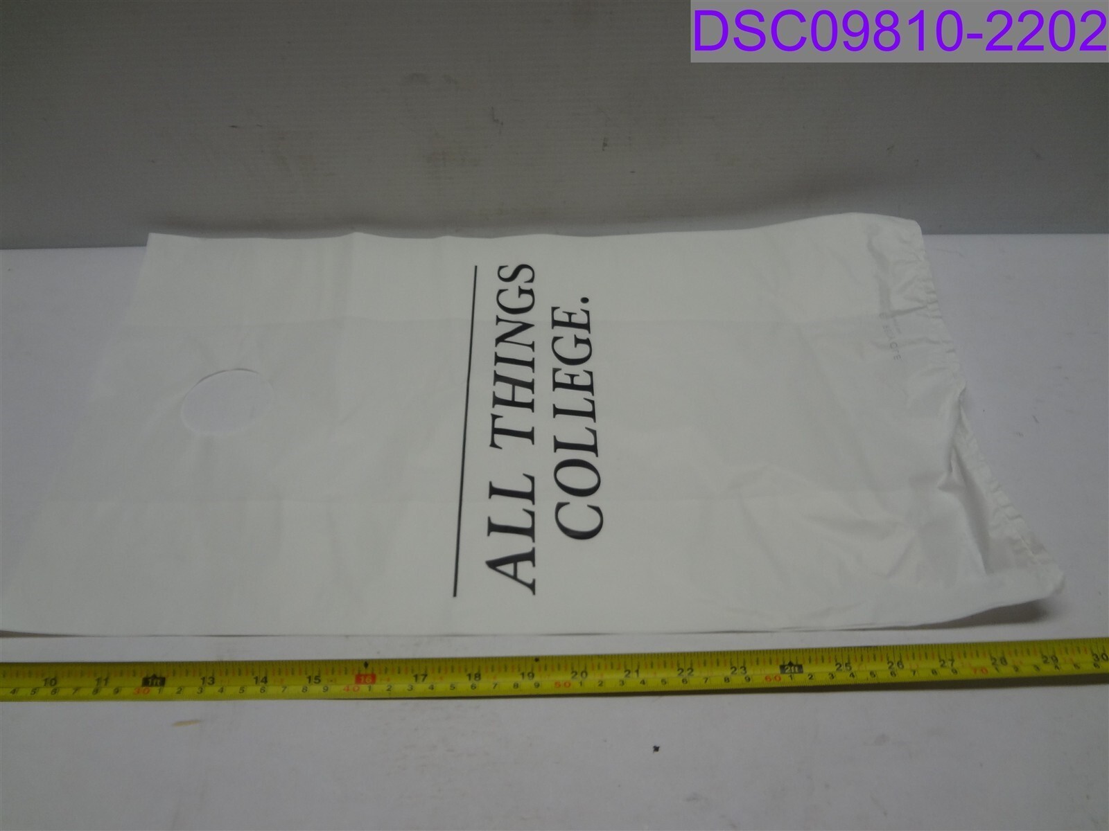 Qty = 250: Barnes & Noble All Things College White Sack 21-1/4″ x 12″ x 6-1/4″