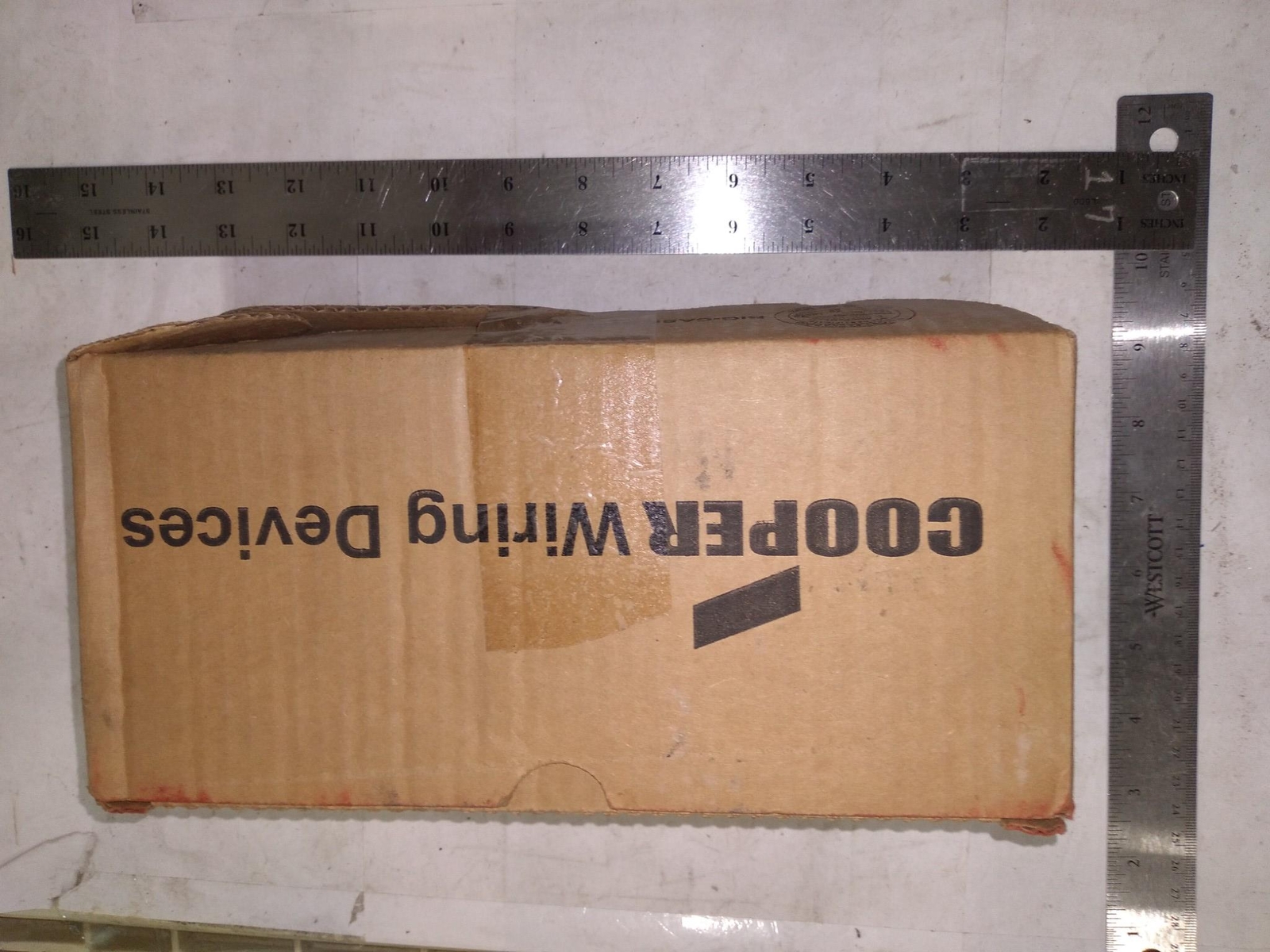 COOPER ARROW HART AH1221B SINGLE POLE SWITCH 20A 120/277V AC/CA ’10 IN BOX’