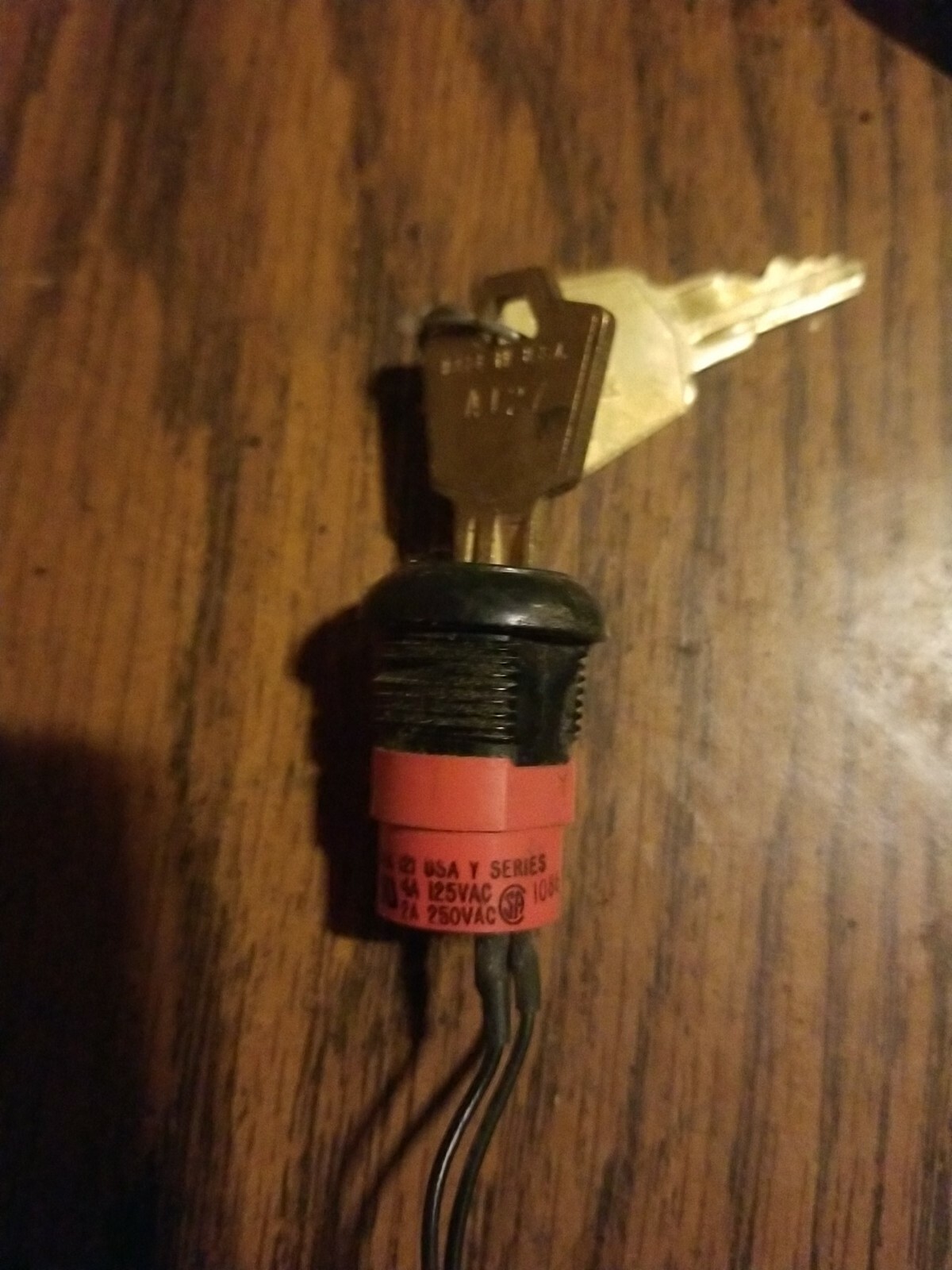 C&K Y Series Switch 4A 125VAC Keyed Switch with 2 Keys *FREE SHIPPING*