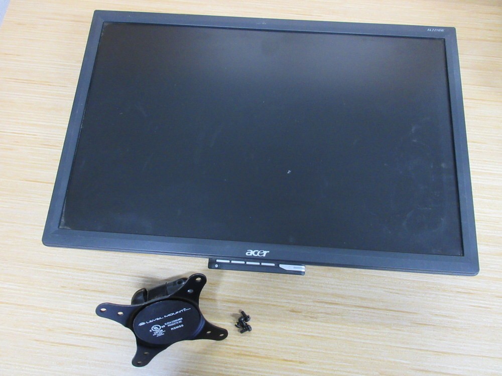 Acer AL2216W LCD Monitor w/Mount