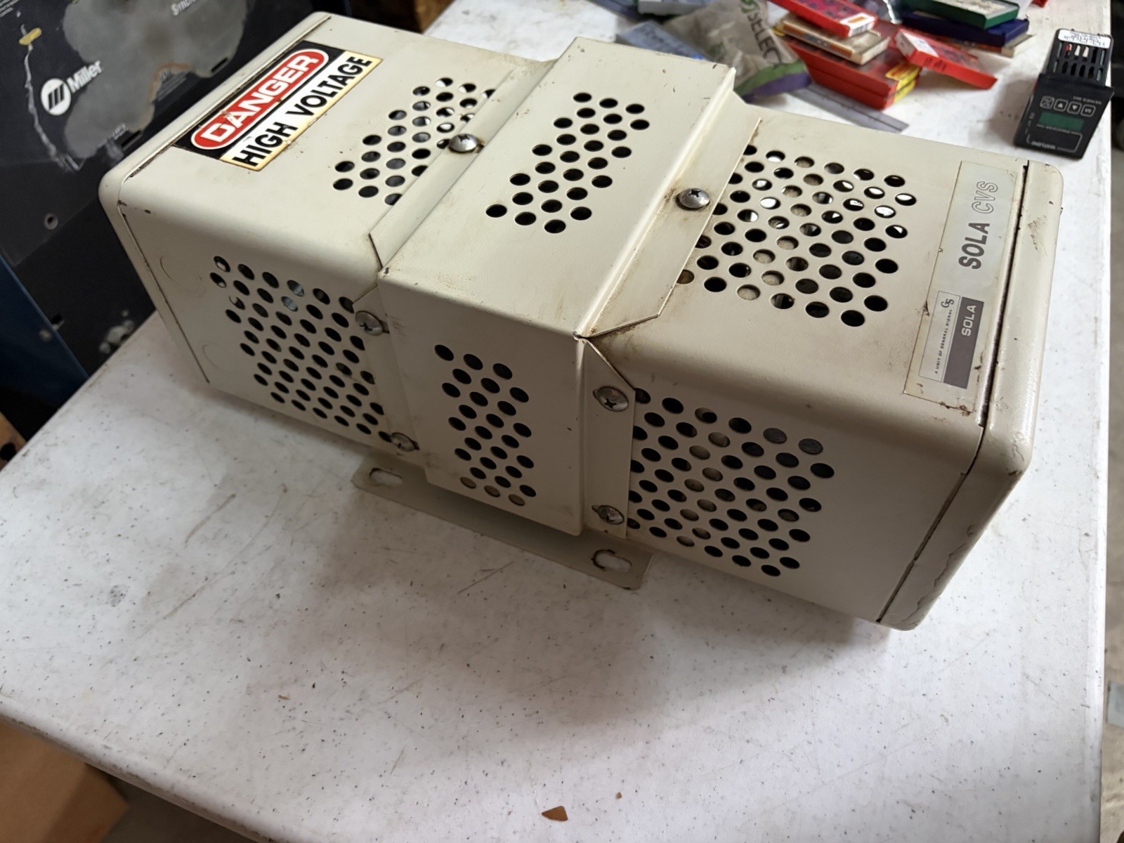 USED SOLA 23-00210-0800-23 VOLTAGE REGULATOR 120/240VAC 12.4A 60HZ 23-23-210-8