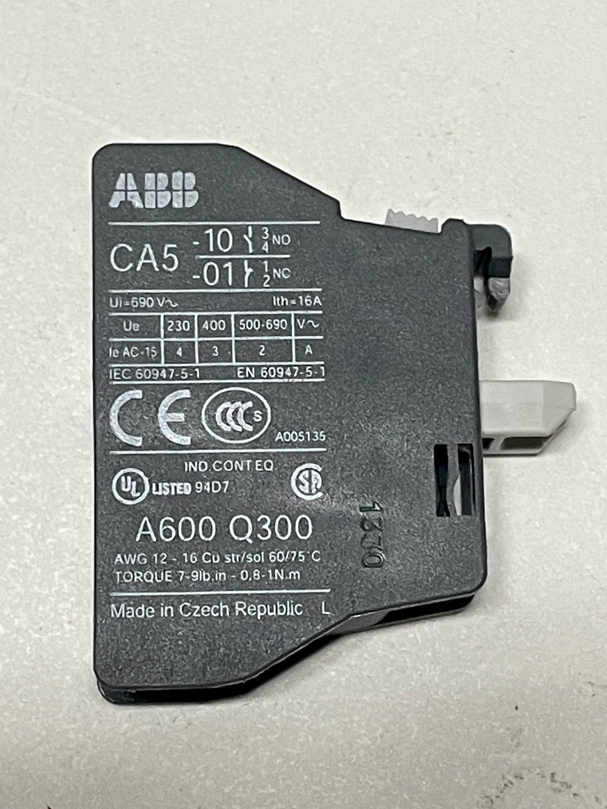 Partial box of 8 Eaton CA5-01 Auxiliary Contact