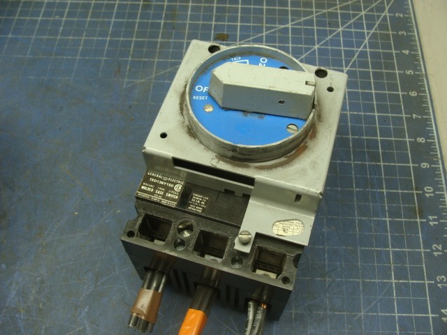 GE TED136Y150 MOLDED CASE SWITCH CIRCUIT BREAKER 150A 3 POLE 600V W/DIAL SWITCH