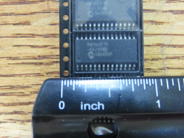 MICROCHIP TECHNOLOGY PIC16C57CT04SO Qty of 25 per Lot 8-BIT, OTPROM, 4MHz, RISC