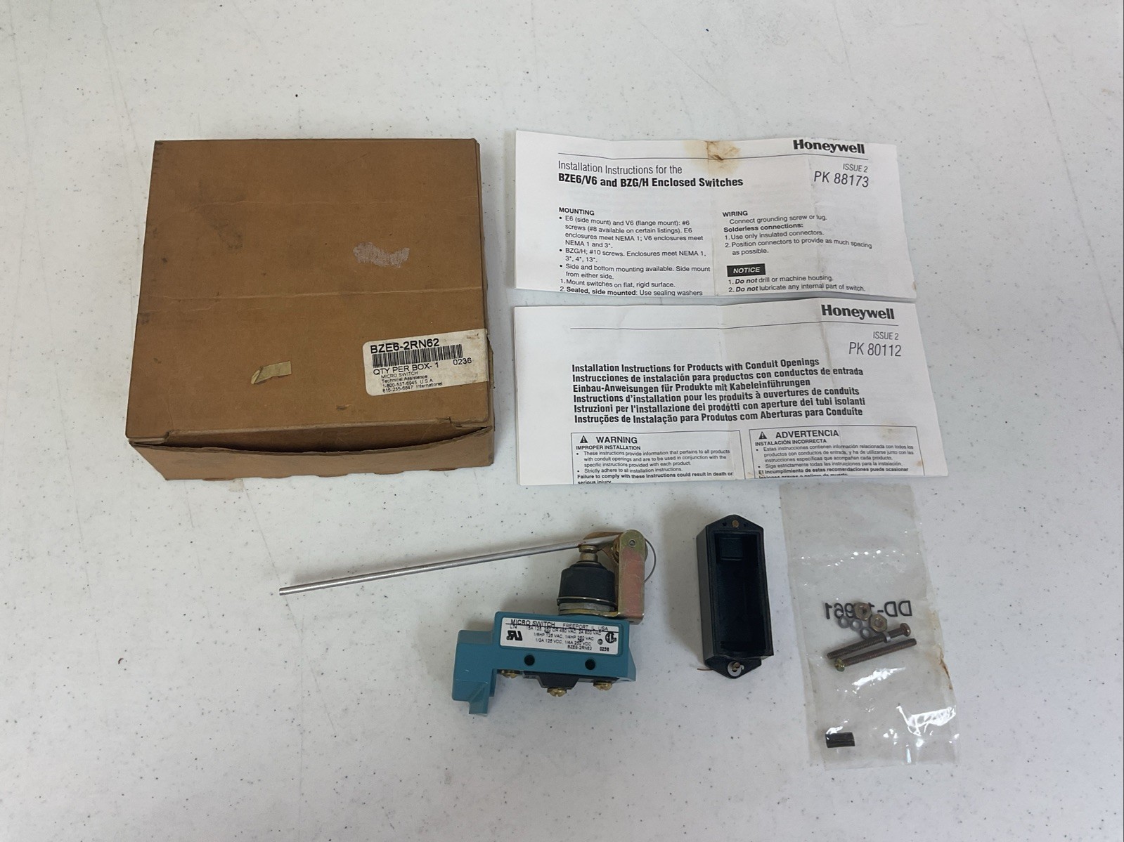 NEW HONEYWELL BZE6-2RN62 ROD LEVER LIMIT SWITCH, FREE SHIPPING