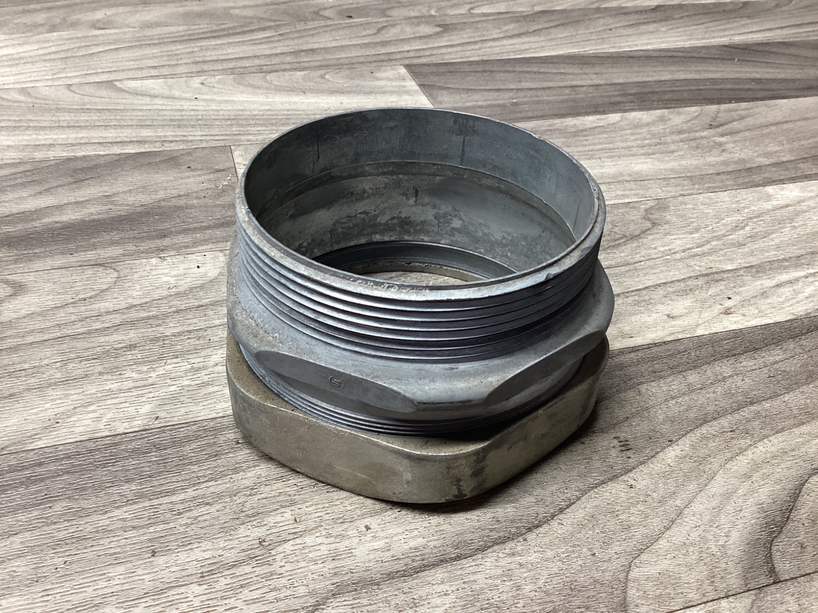 Halex Rigid EMT Conduit Compression Coupler 4″ #116D133PR5*SI