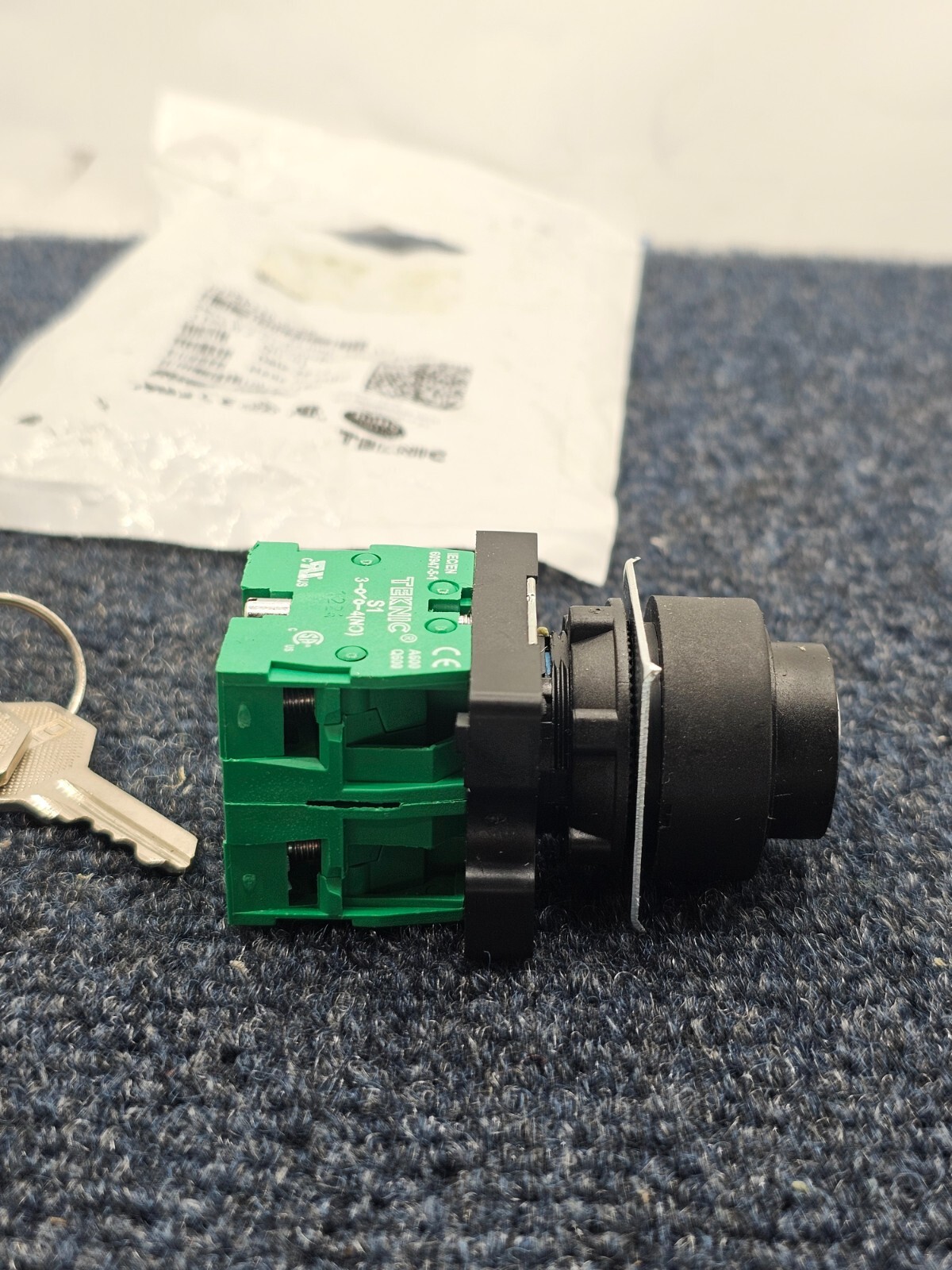 Altech Corp P2PSK220-3PSR: 3-Position Select Switch Push Button