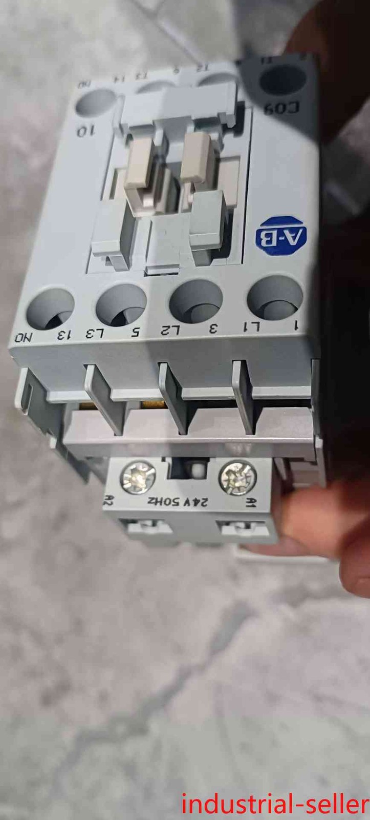 1PS NEW AB 100-C09K10DC24V Accept counteroffer