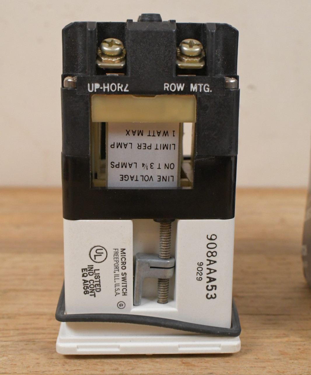 New Old Stock Honeywell Microswitch 908AAA53 Selector Switch Indicator Module