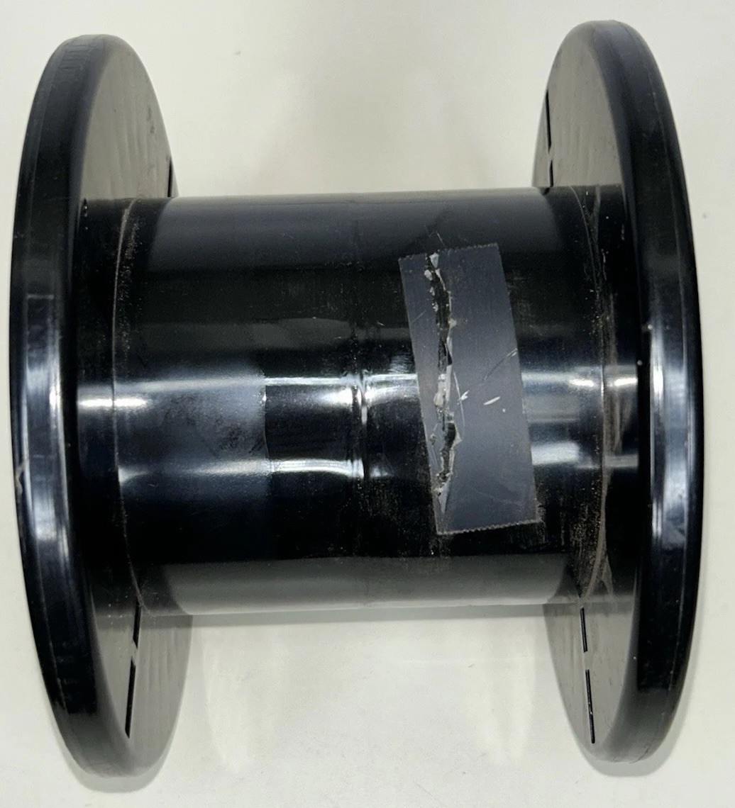 One (1) Large Empty Plastic Spool for Rope Cable Wire Paracord 4.25″ Tall