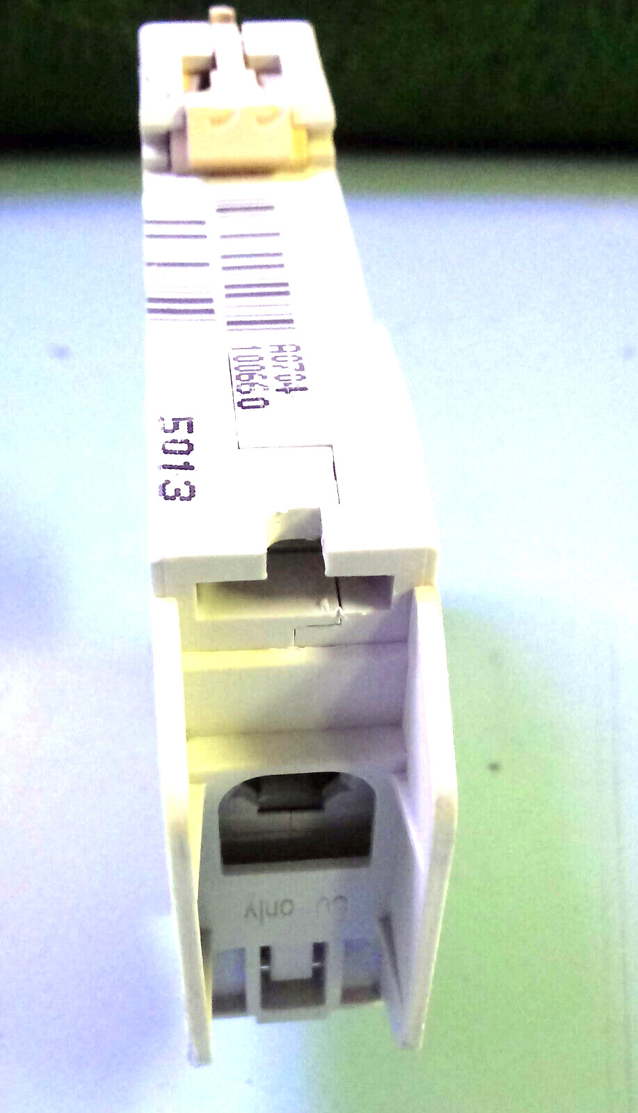 1 USED MERLIN GERIN 60111 C13A 240V MULTI9-C60 CIRCUIT BREAKER ***MAKE OFFER***