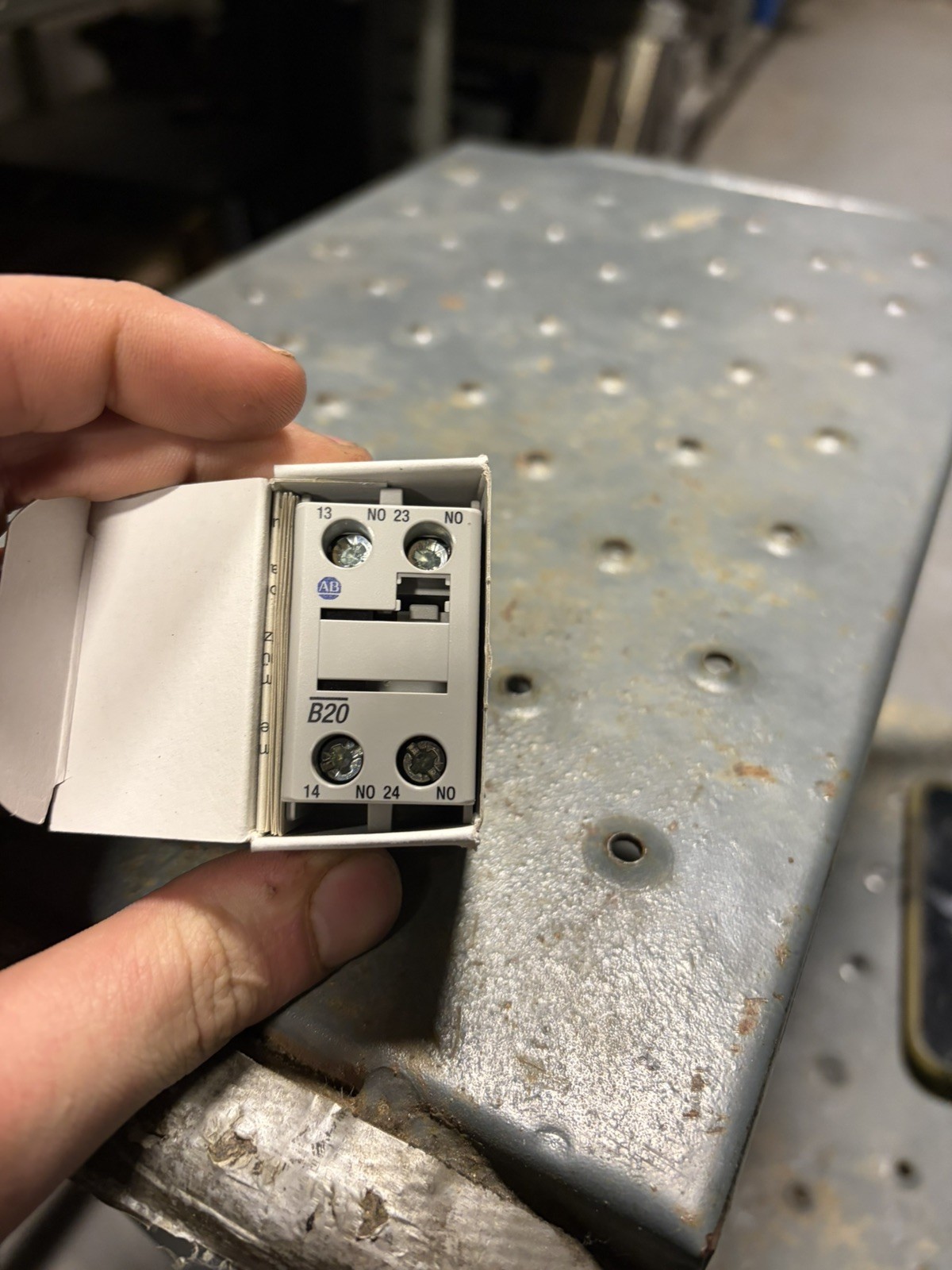 NEW Allen Bradley 100-FB20 Auxiliary Contact 100FB20