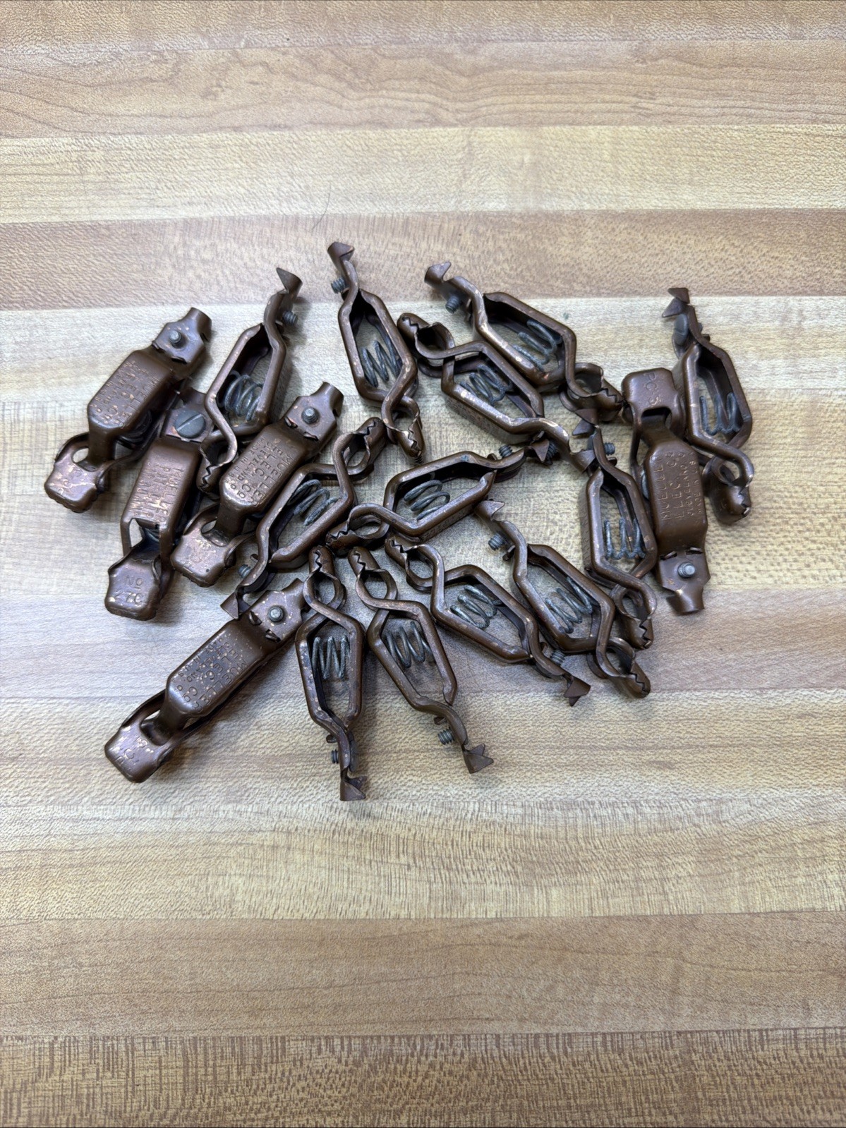 MUELLER ELECTRIC BU-27C TEST CLIP, 16mm, 40A (17 pieces)