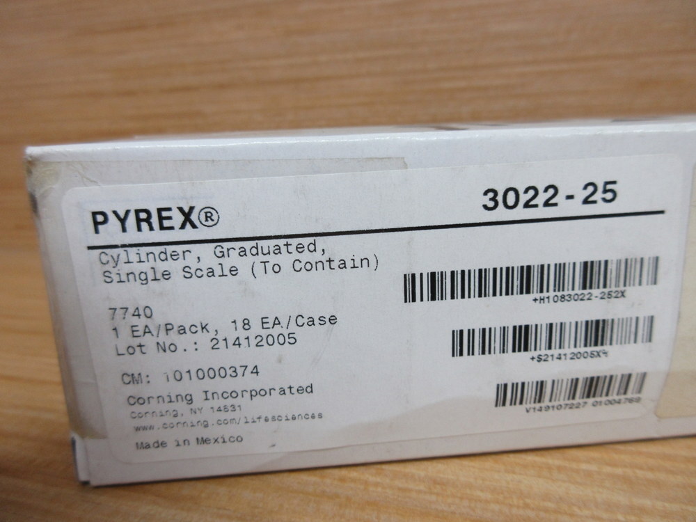 Pyrex 3022-25 Corning Cylinder 3022