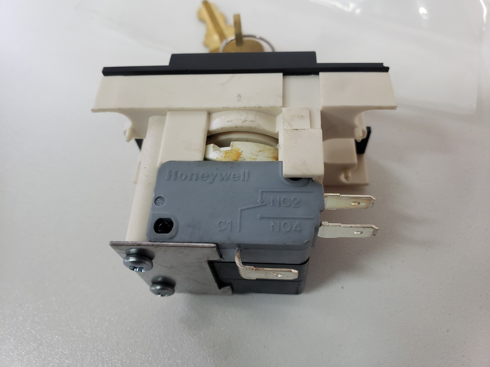 UNUSED – TKE ThyssenKrupp Key Switch 9746158 Door Hold 171AR16