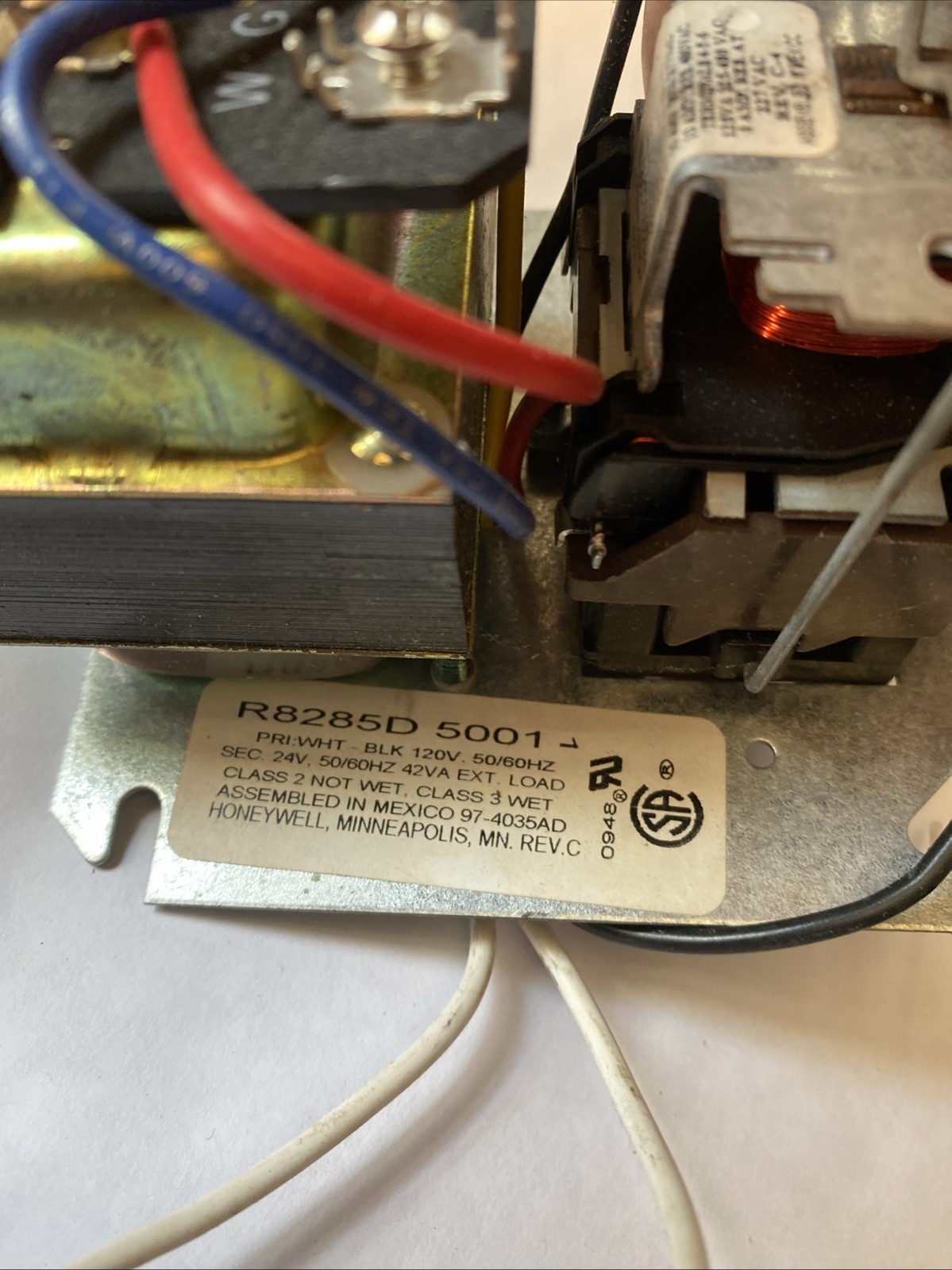 Honeywell R8285D5001 Boiler Control Center 120 Volts R8285D 5001 Open Box New