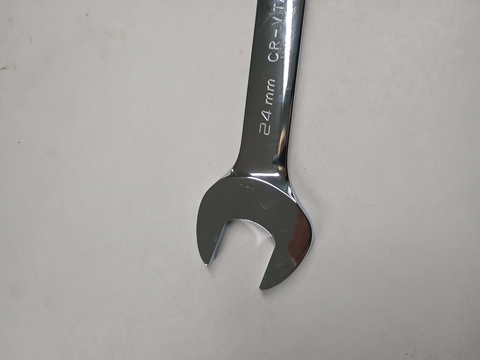 Paramount 24 mm LOCKING FLEX HEAD Ratcheting Combination Wrench Chrome