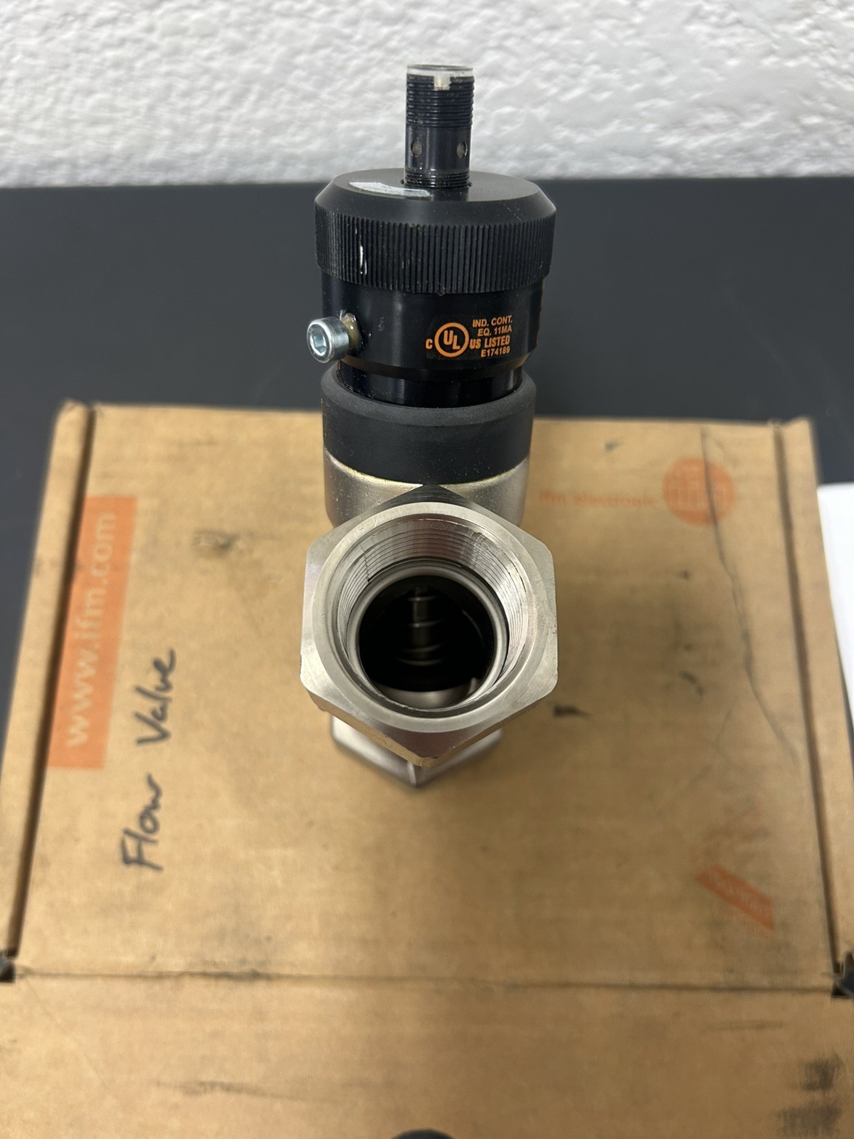 ifm SBN346 1″ Flow Switch w/Back Flow Stop NEW in Box Shipped Priority Mail