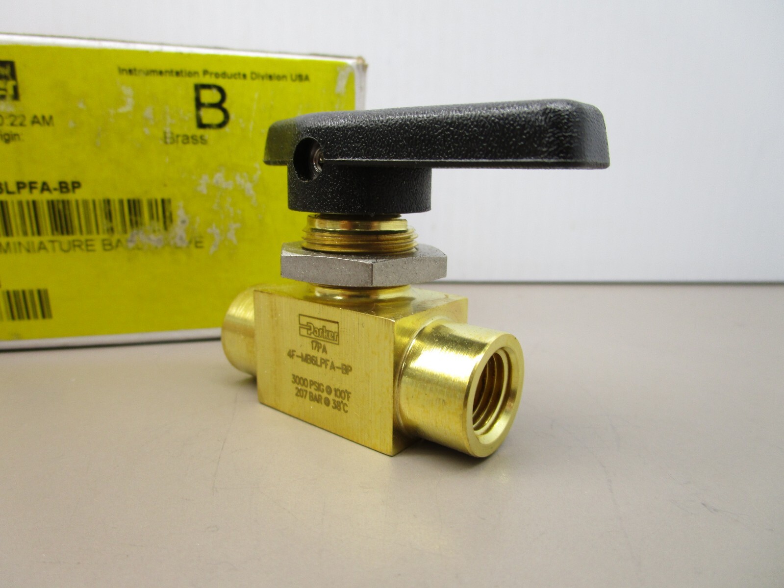 Parker 4F-MB6LPFA-BP Miniature Instrumentation Ball Valve Brass 1/4″ 3000Psi