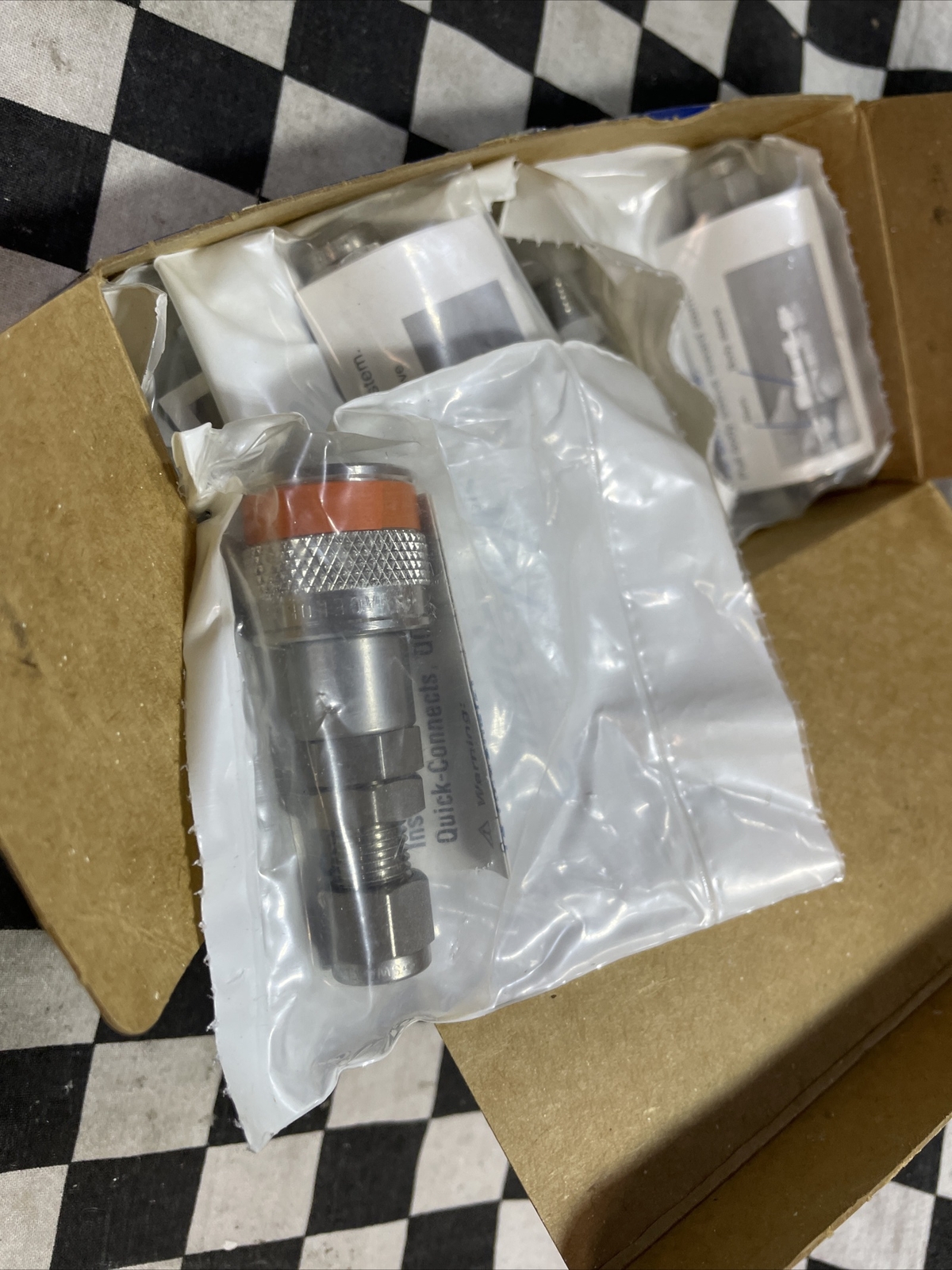 SWAGELOK SS-QC4-B1-400K2, Quick Connect Orange Key 1/4″ , LOT OF 5#103M7