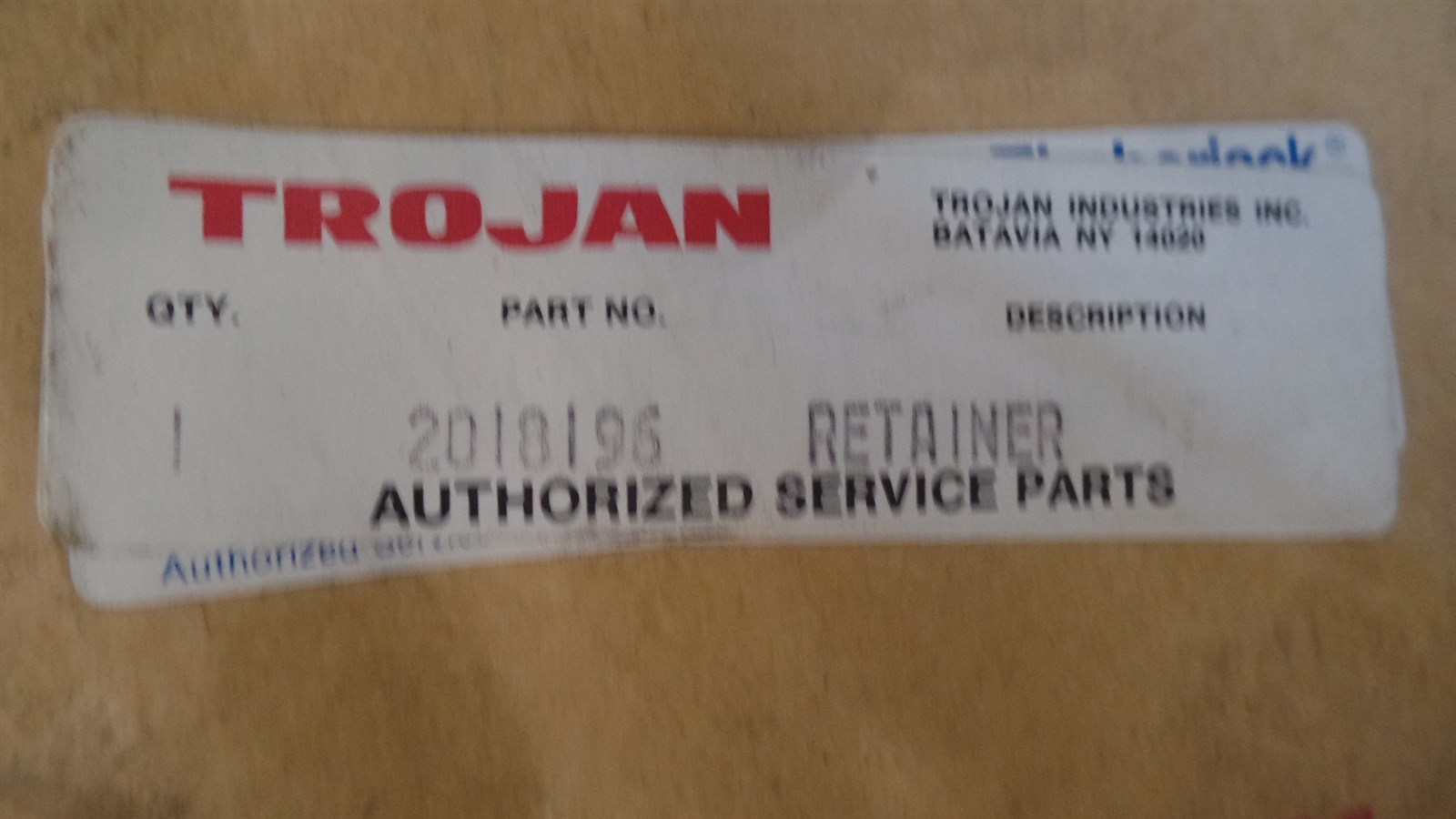 GENUINE TEREX 10-201819600 RETAINER, 10 201819600, 10201819600, 2018196. N.O.S.